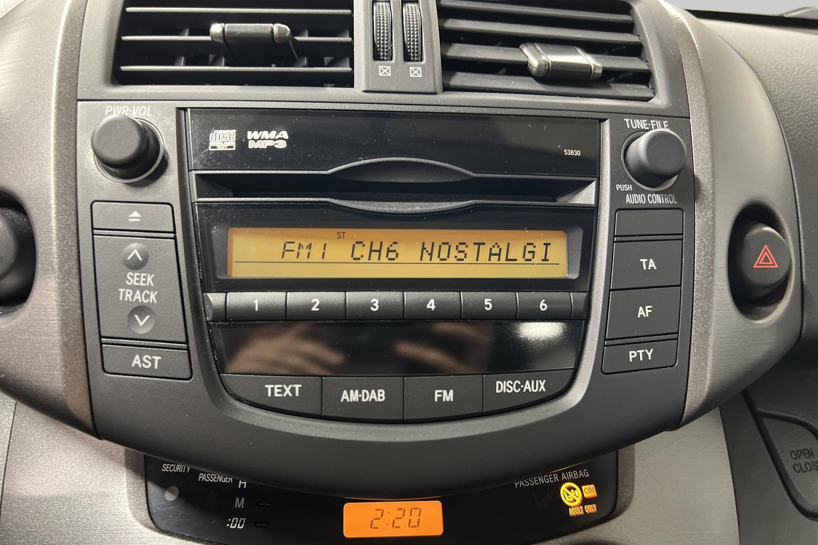 TOYOTA RAV4 2010