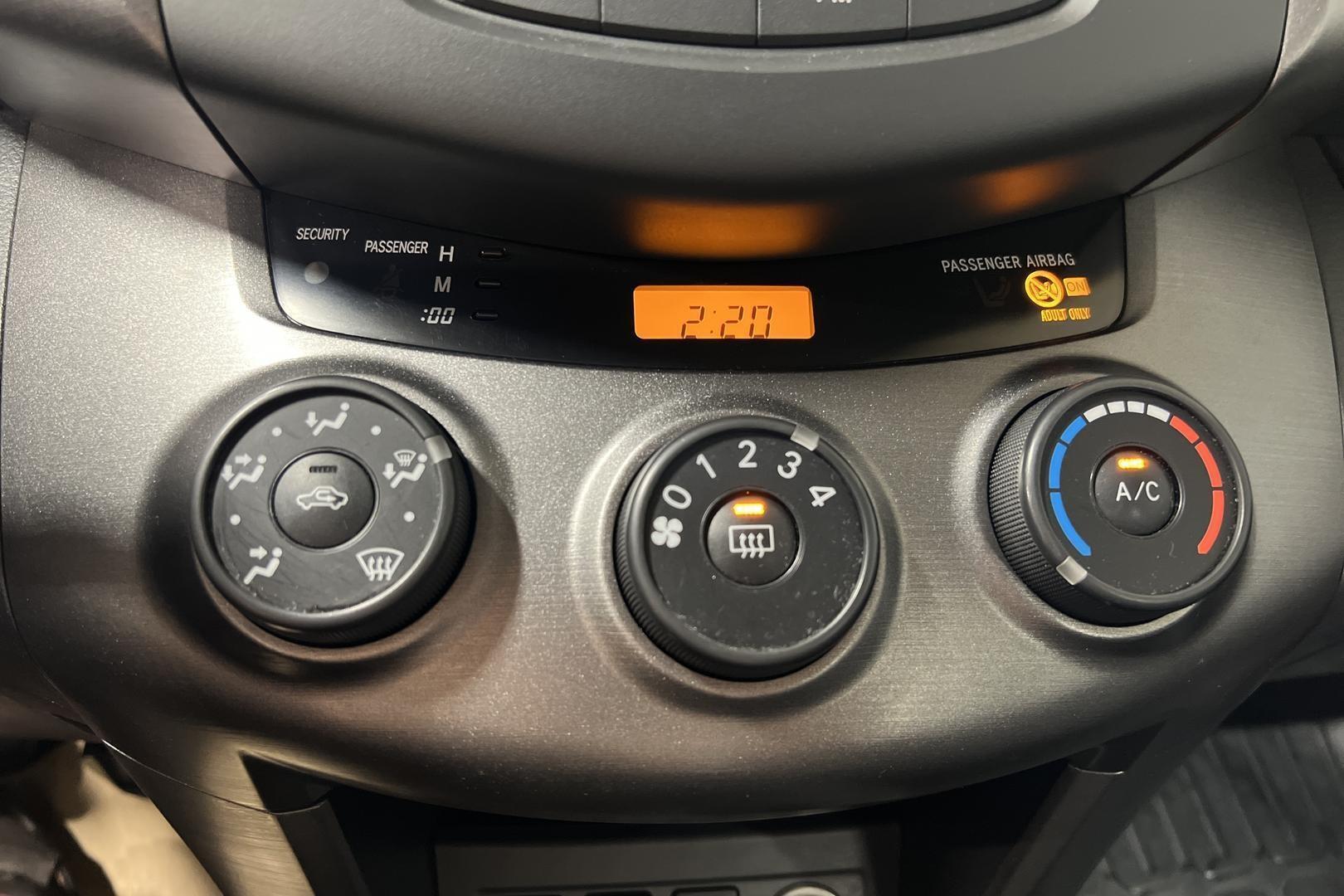 TOYOTA RAV4 2010