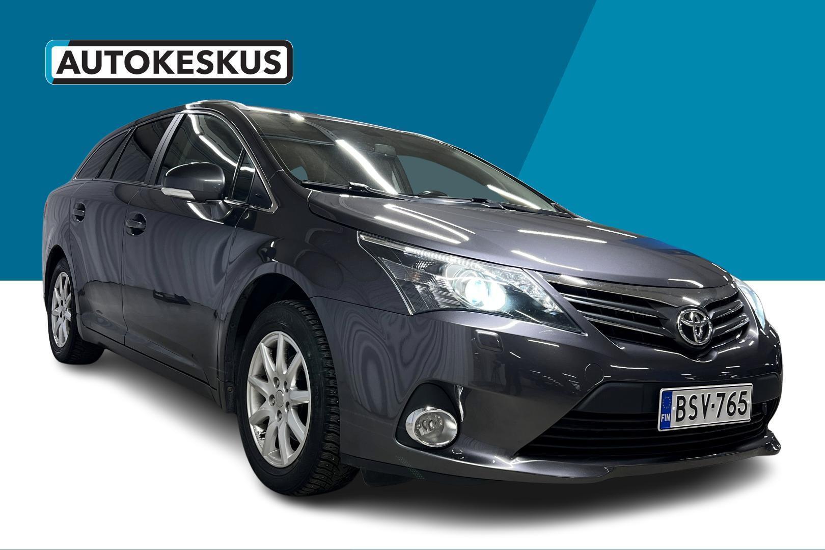 TOYOTA Avensis 2015