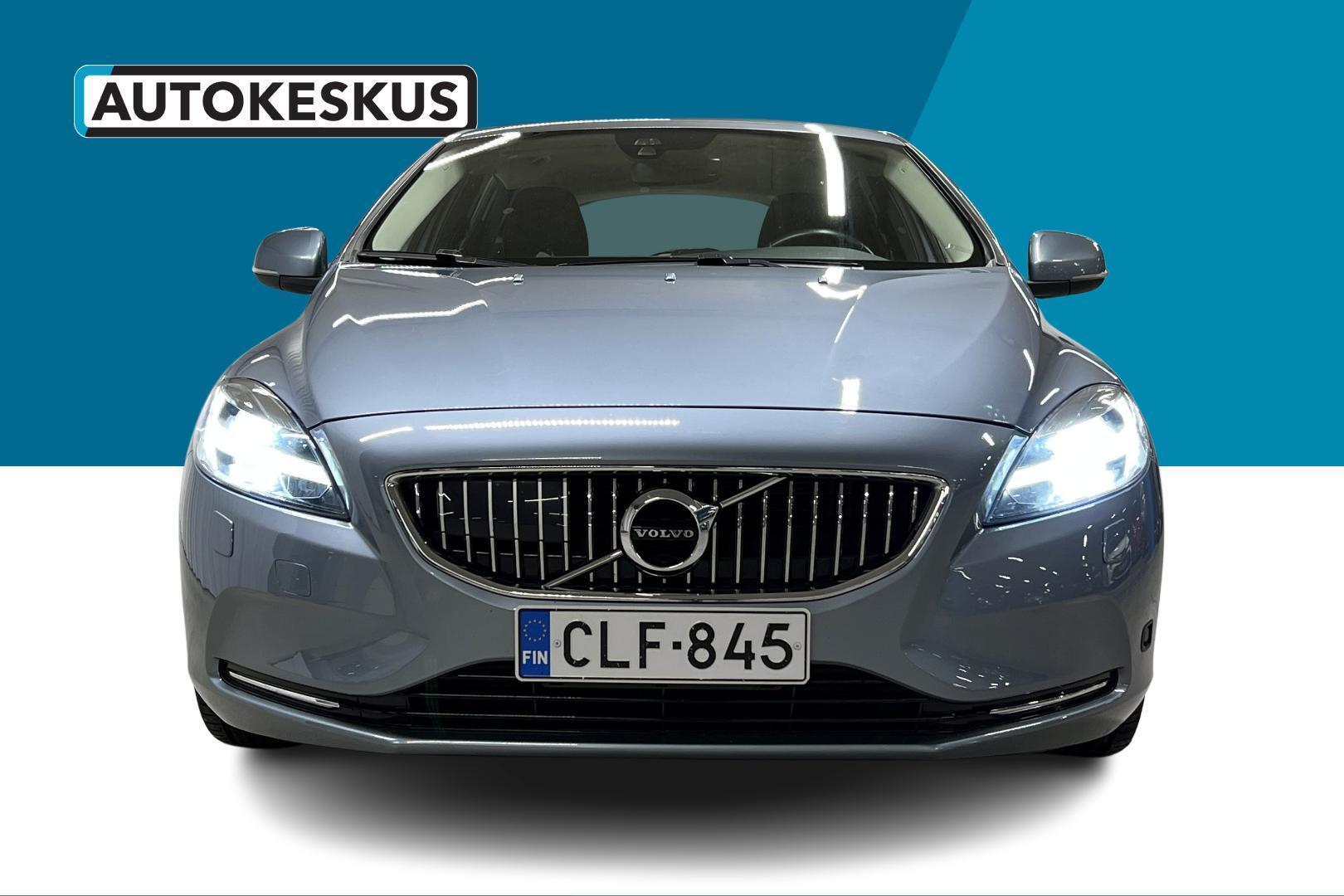 VOLVO V40 2017