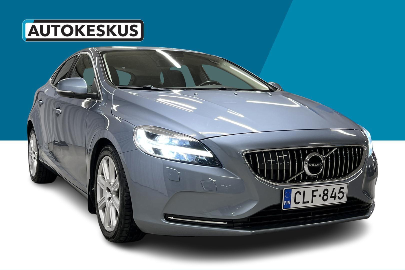 VOLVO V40 2017