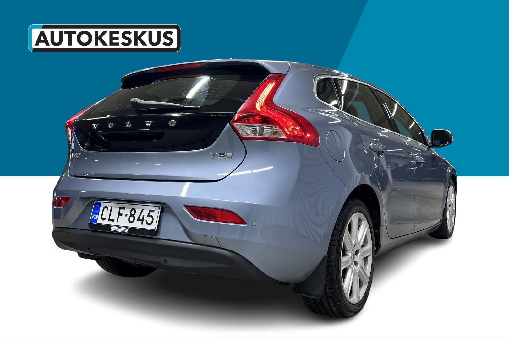 VOLVO V40 2017