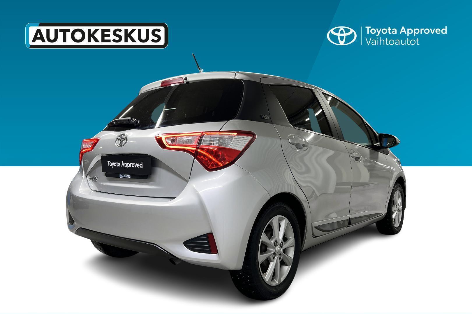 TOYOTA Yaris 2019