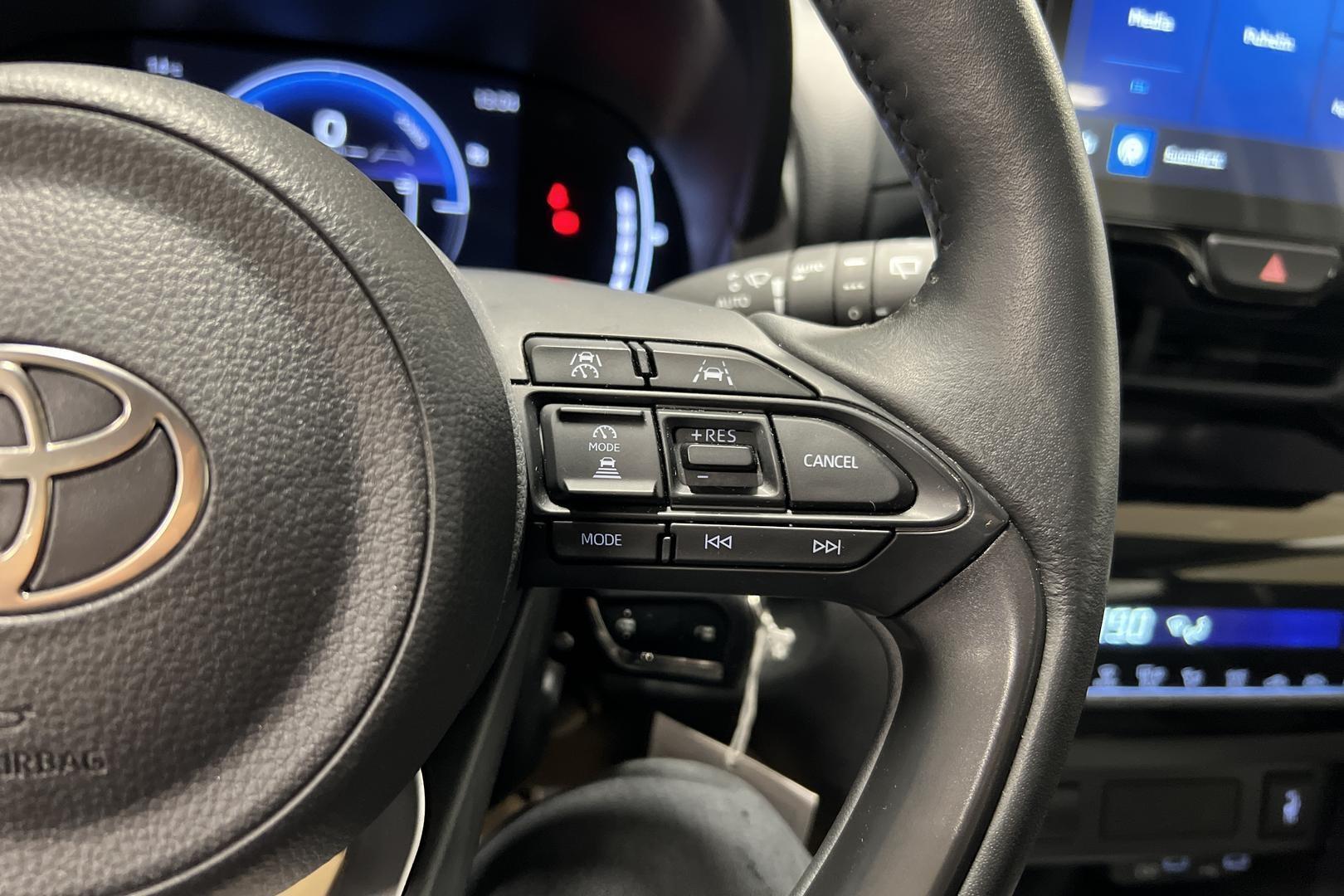 TOYOTA Yaris Cross 2025