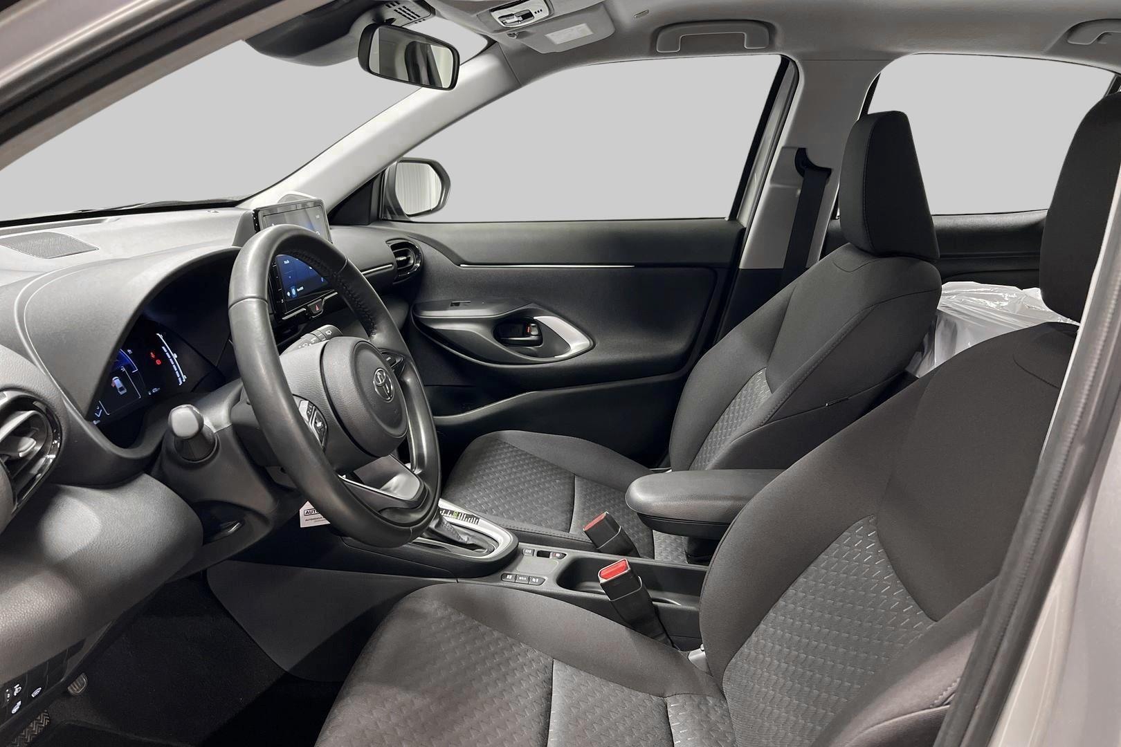 TOYOTA Yaris Cross 2025