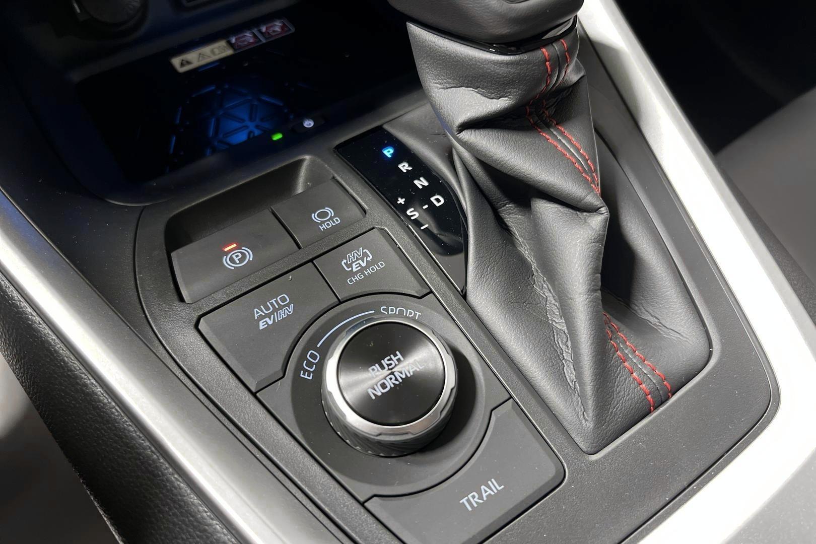 TOYOTA RAV4 Plug-in 2025