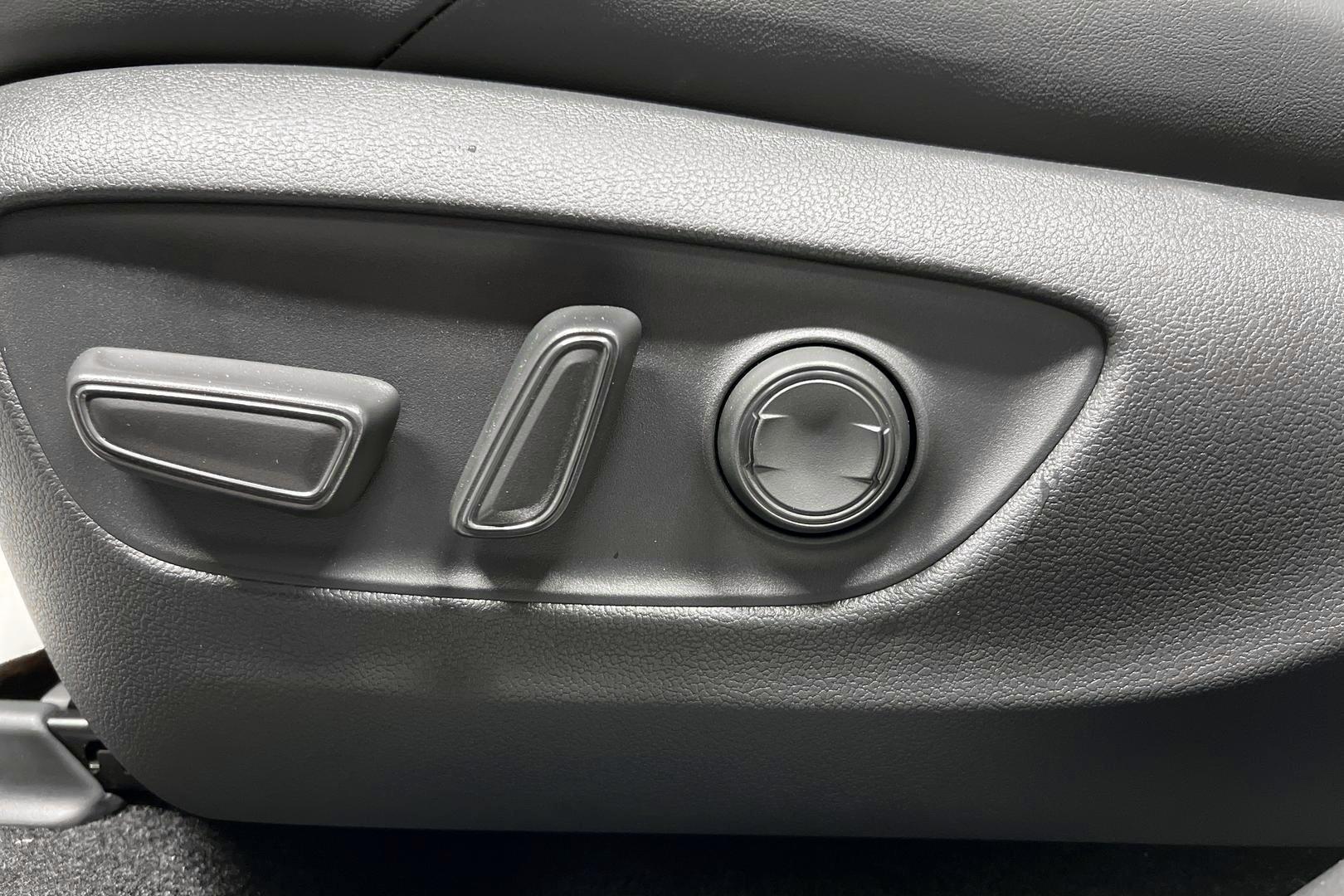 TOYOTA RAV4 Plug-in 2025