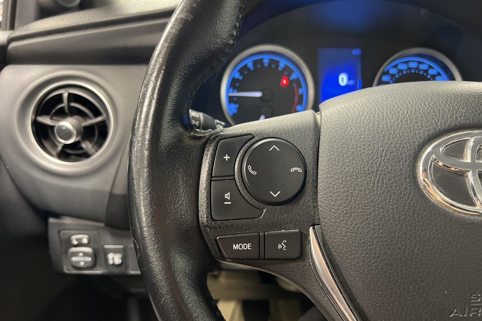TOYOTA Corolla 16