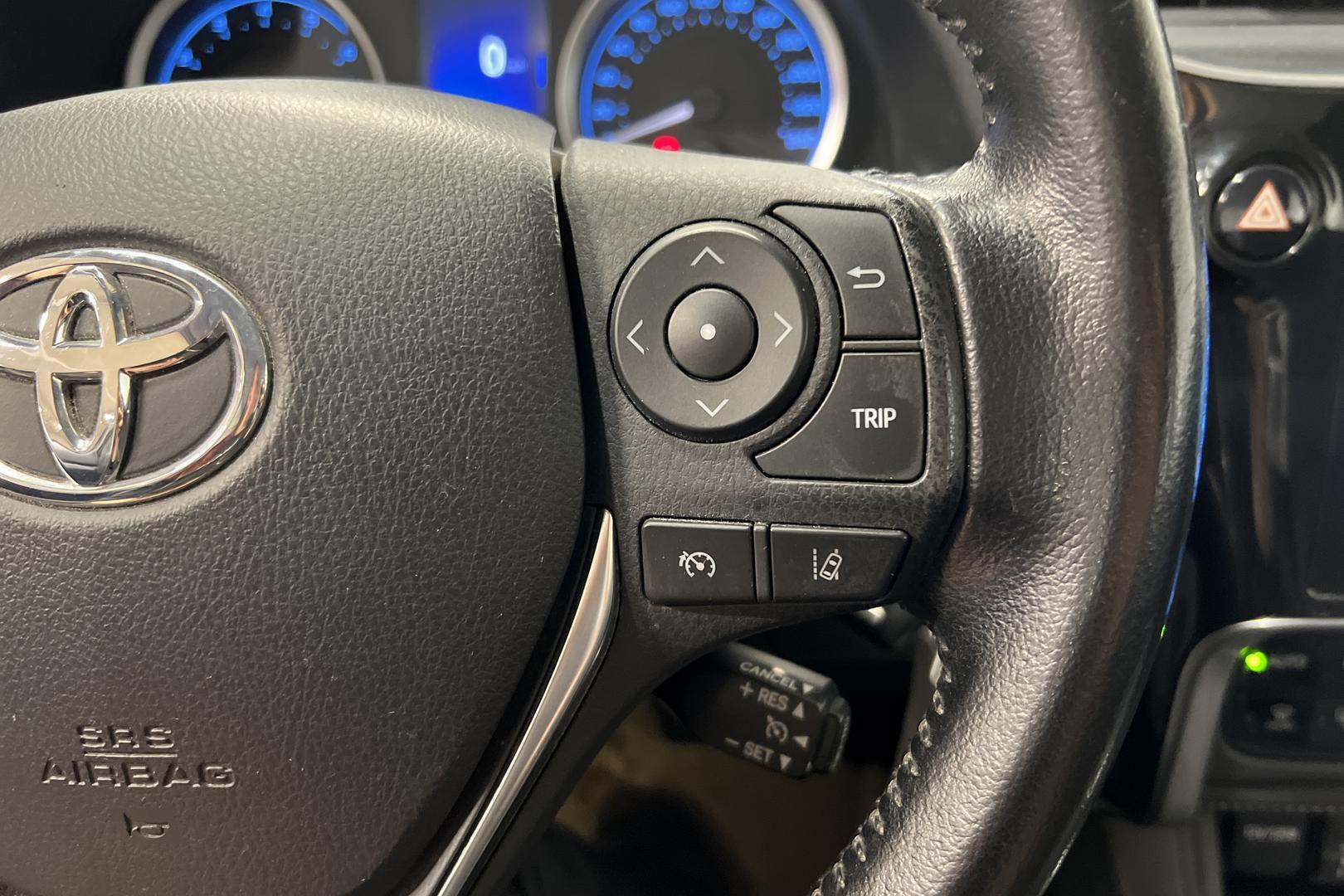 TOYOTA Corolla 17