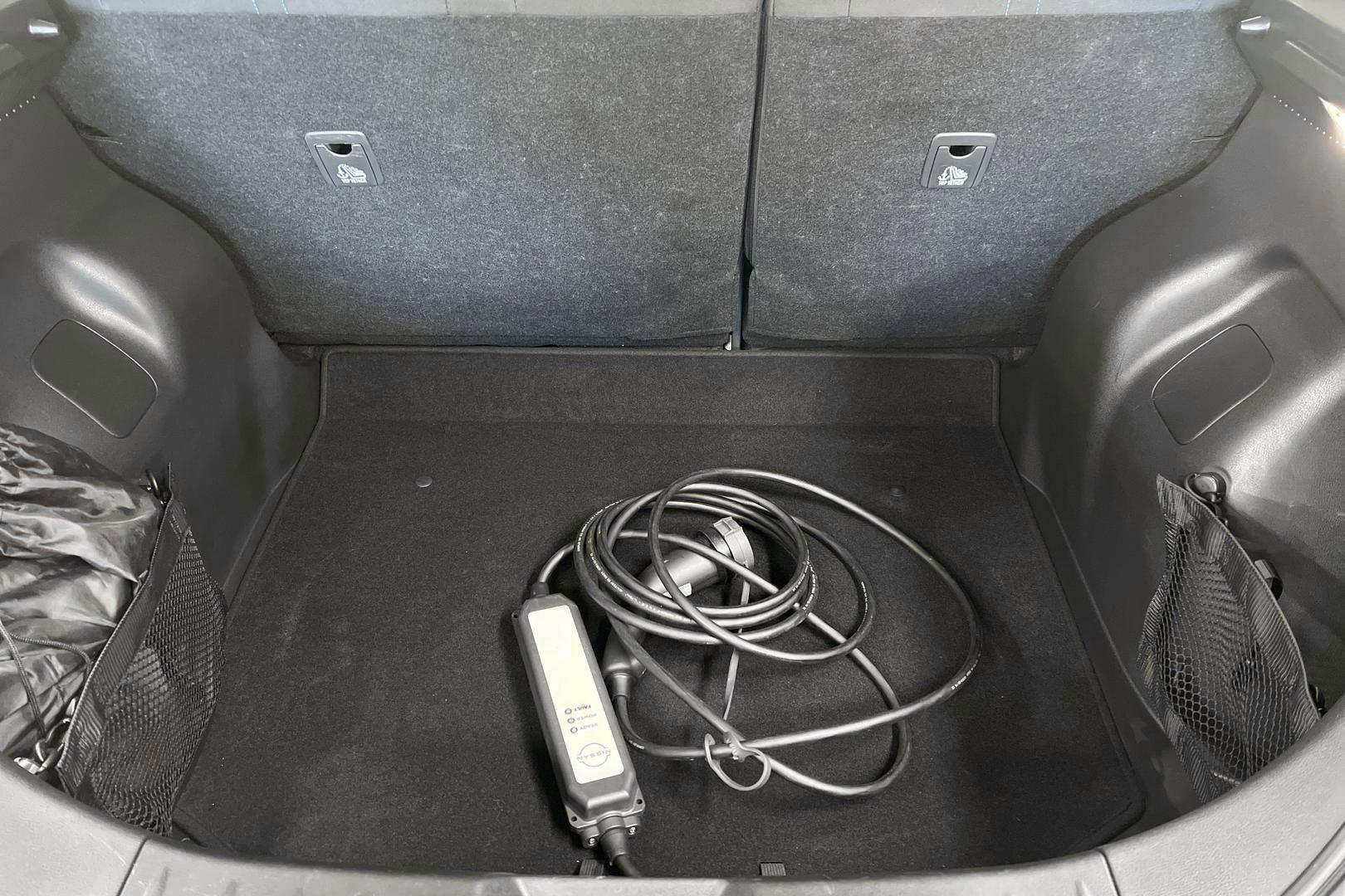 NISSAN Leaf 12