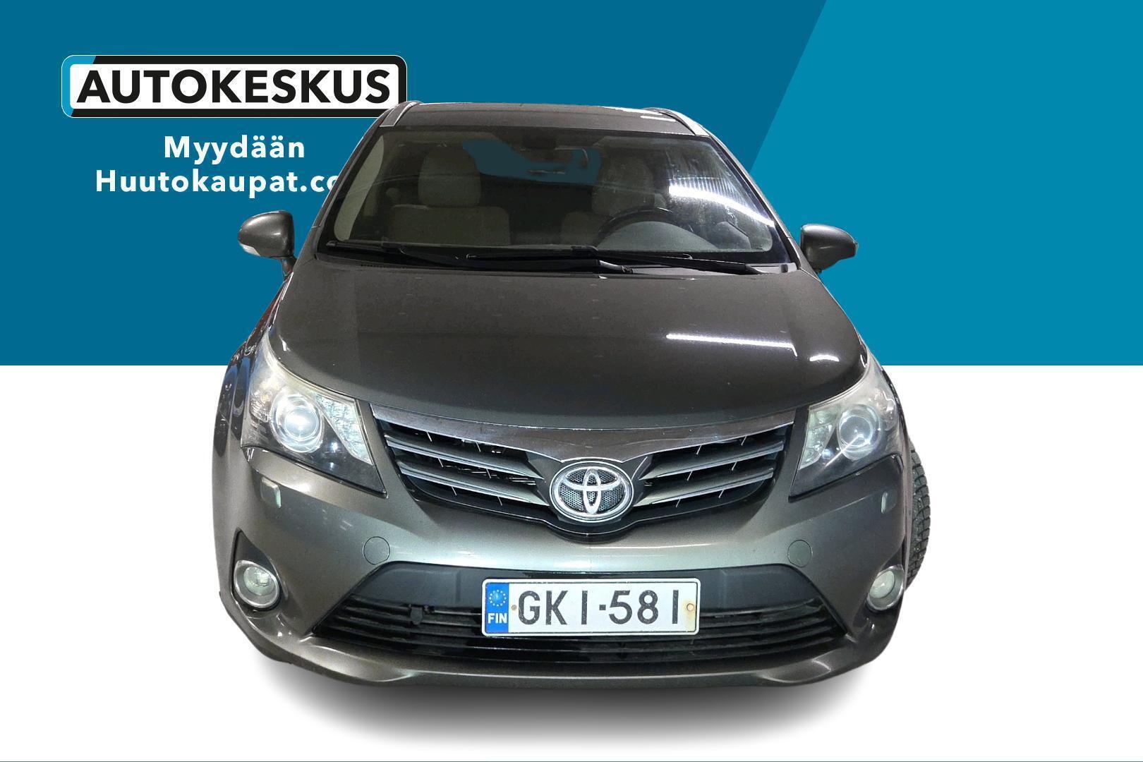 TOYOTA Avensis 2012
