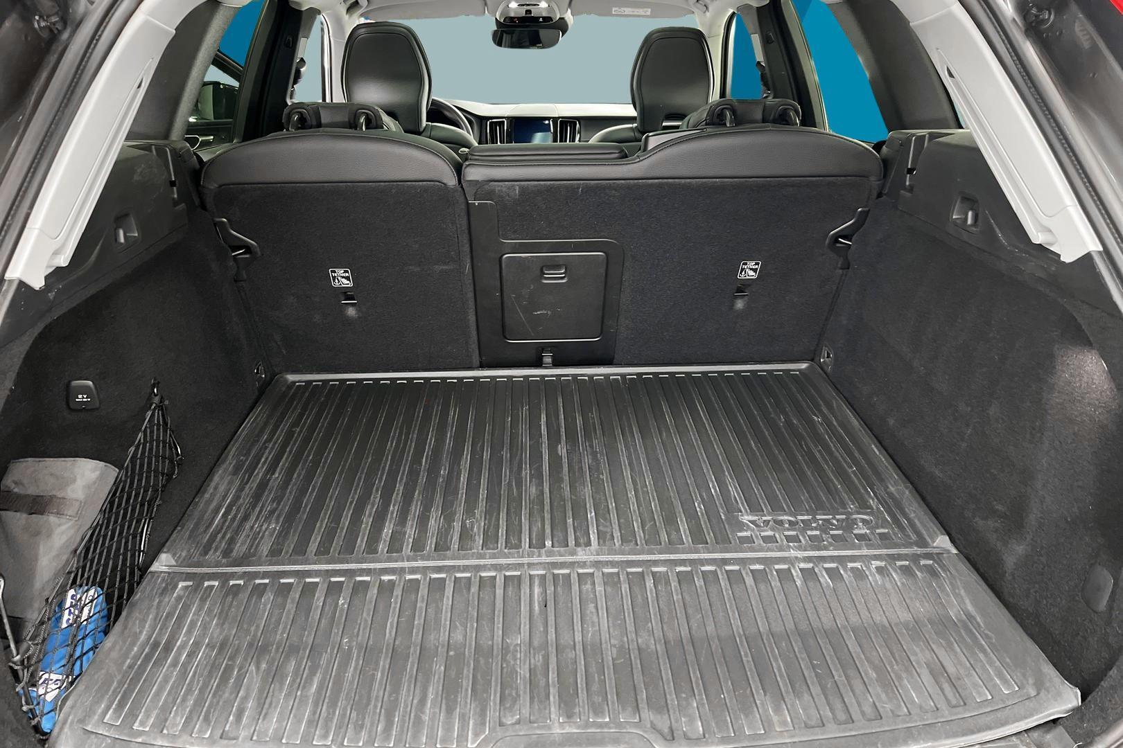 VOLVO XC60 2020
