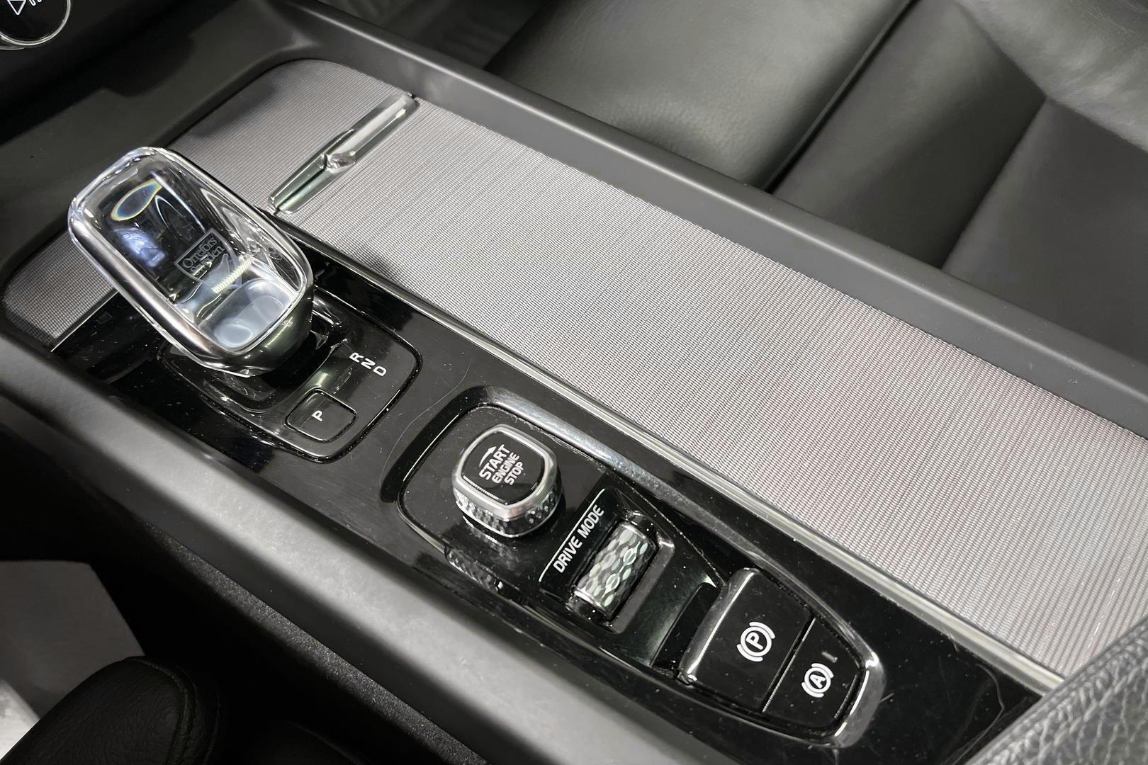 VOLVO XC60 2020