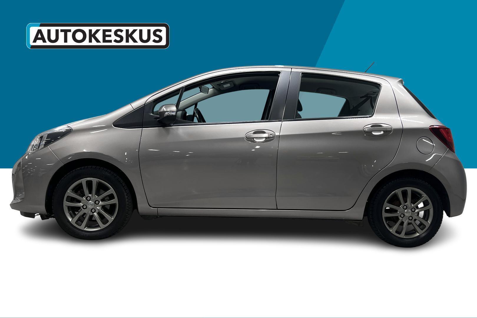 TOYOTA Yaris 2015