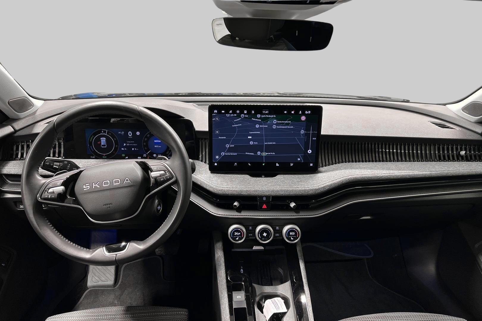 SKODA Superb 2025