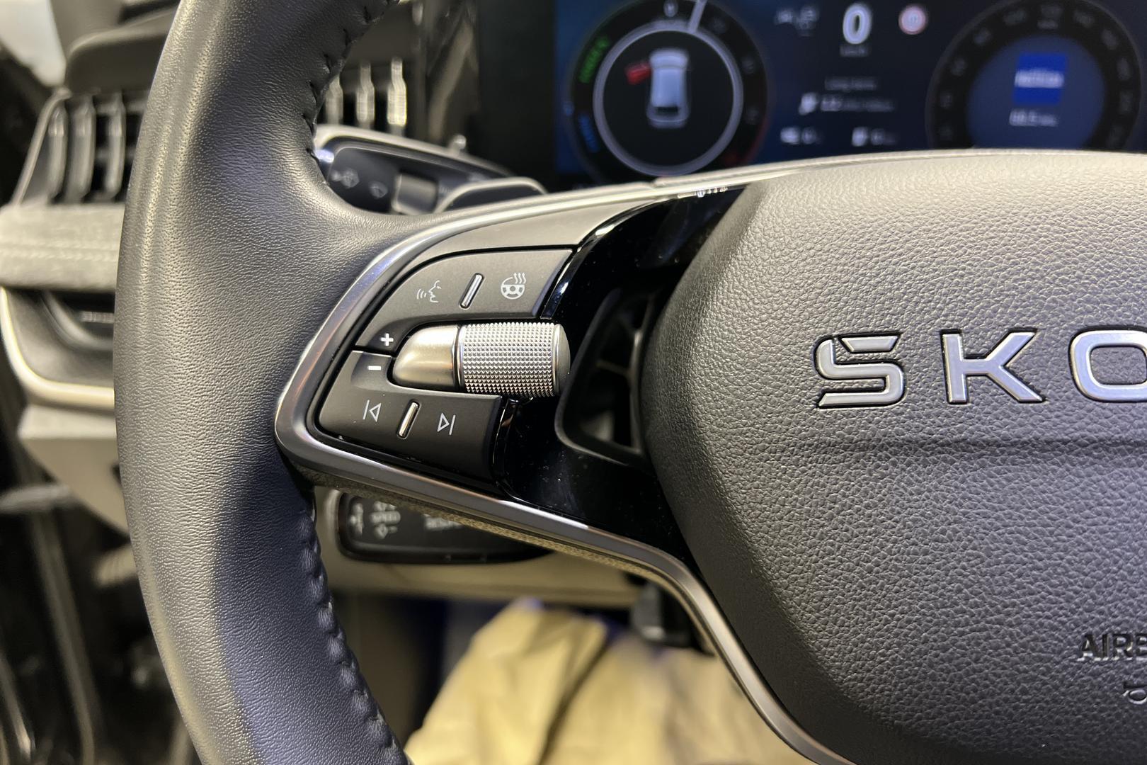 SKODA Superb 2025