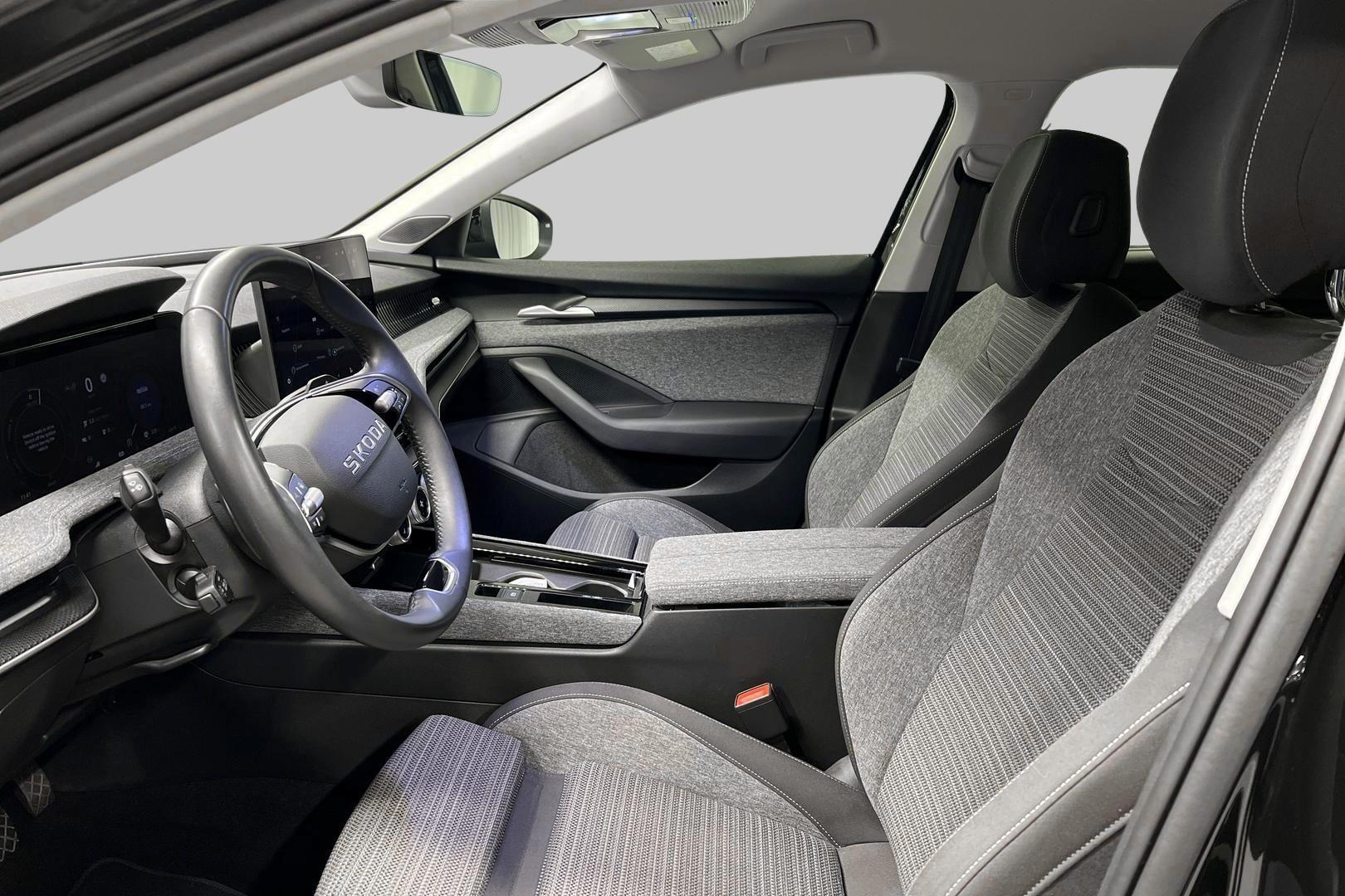 SKODA Superb 2025