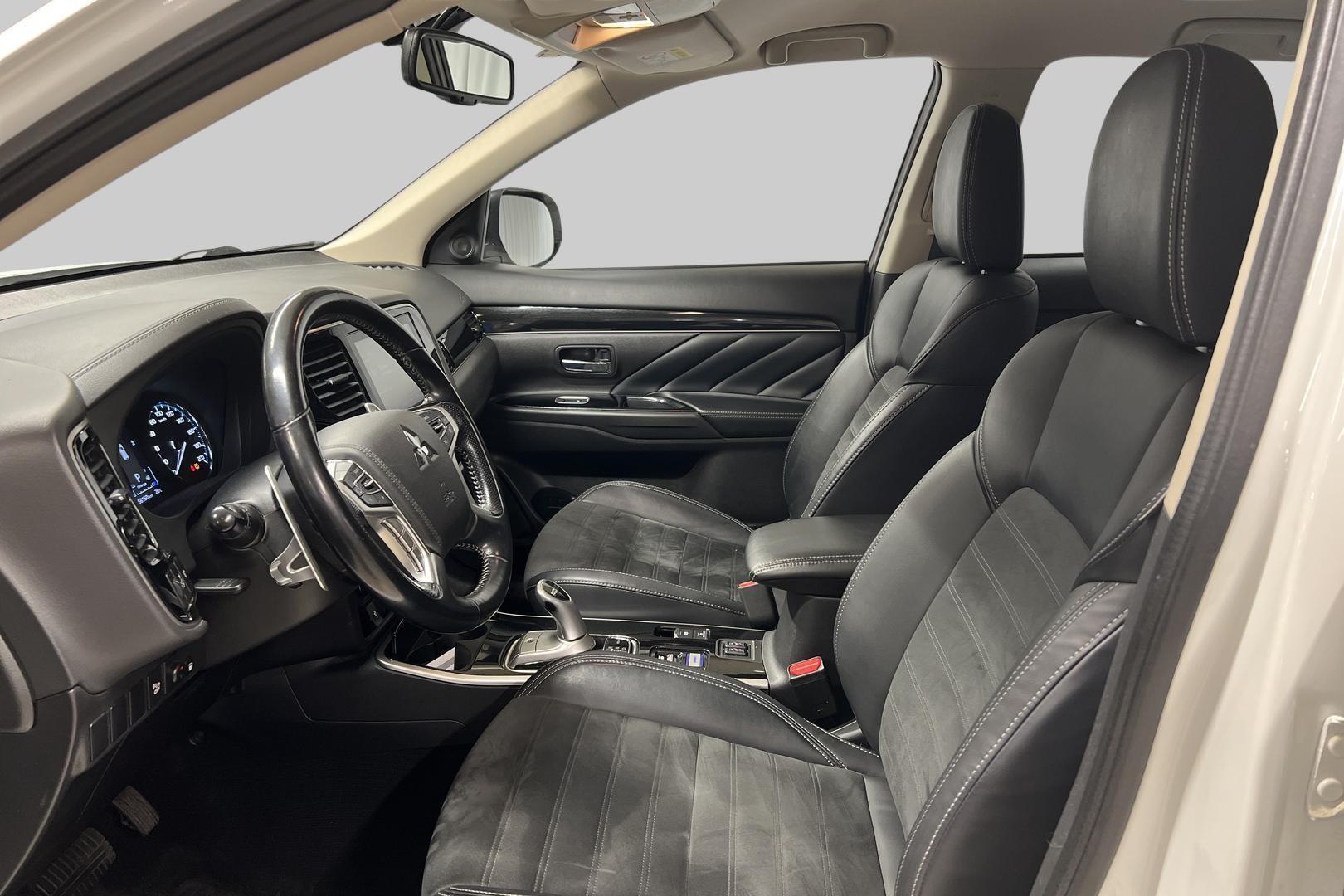 MITSUBISHI Outlander PHEV 2021