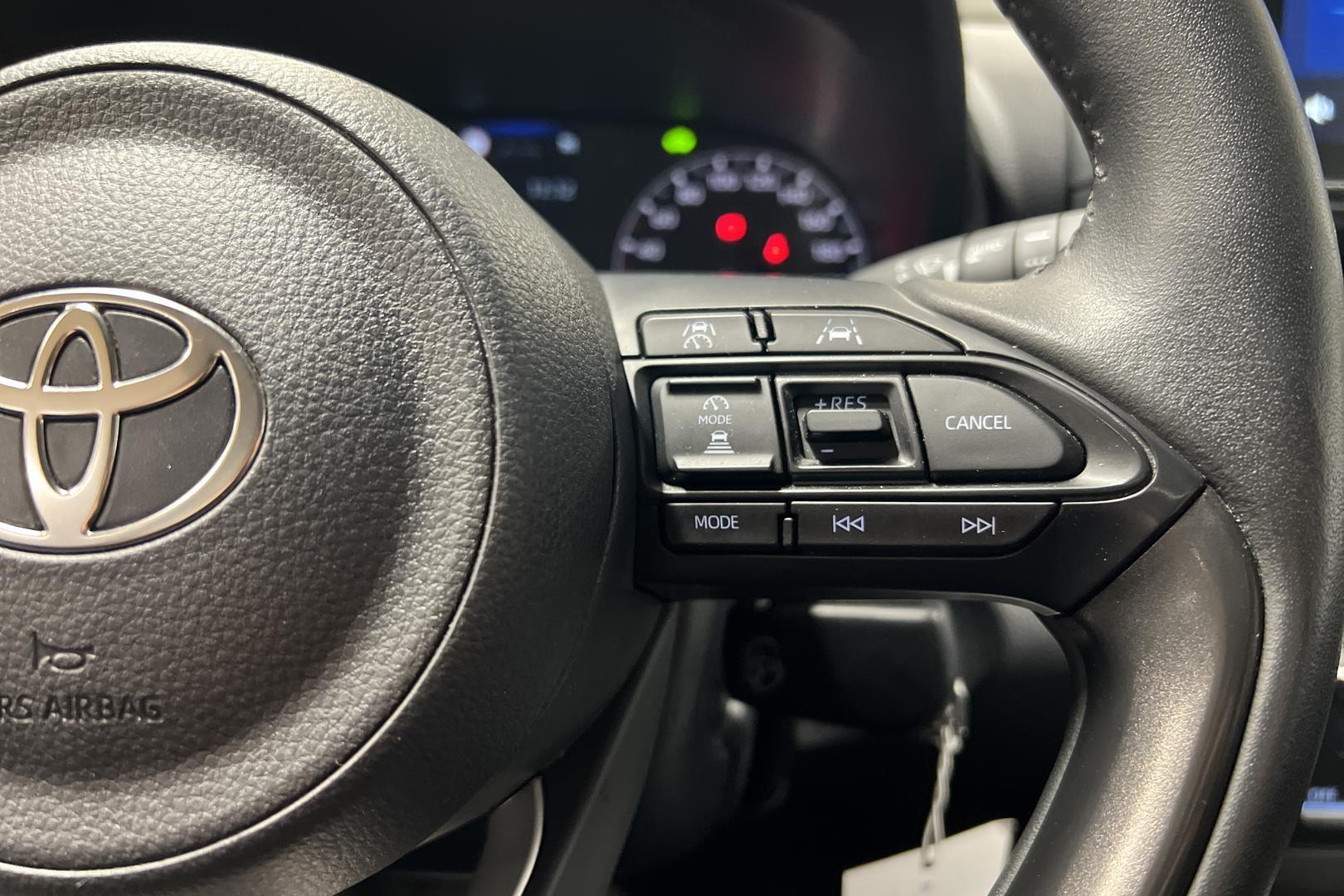 TOYOTA Yaris 2025