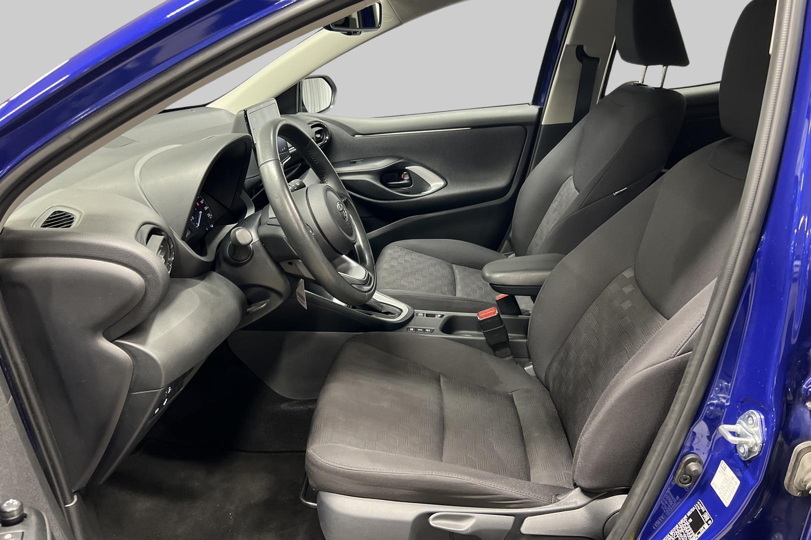 TOYOTA Yaris 2025