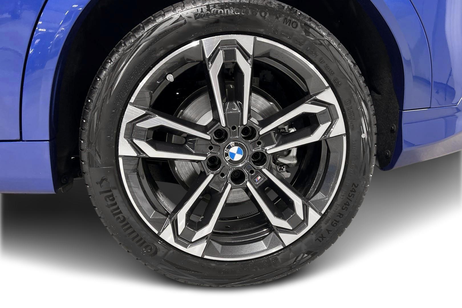 BMW iX2 13