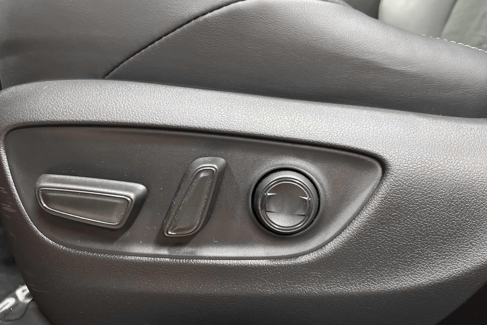 TOYOTA RAV4 PLUG-IN 2024