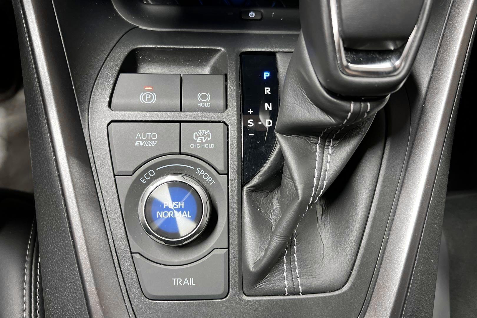 TOYOTA RAV4 PLUG-IN 2024