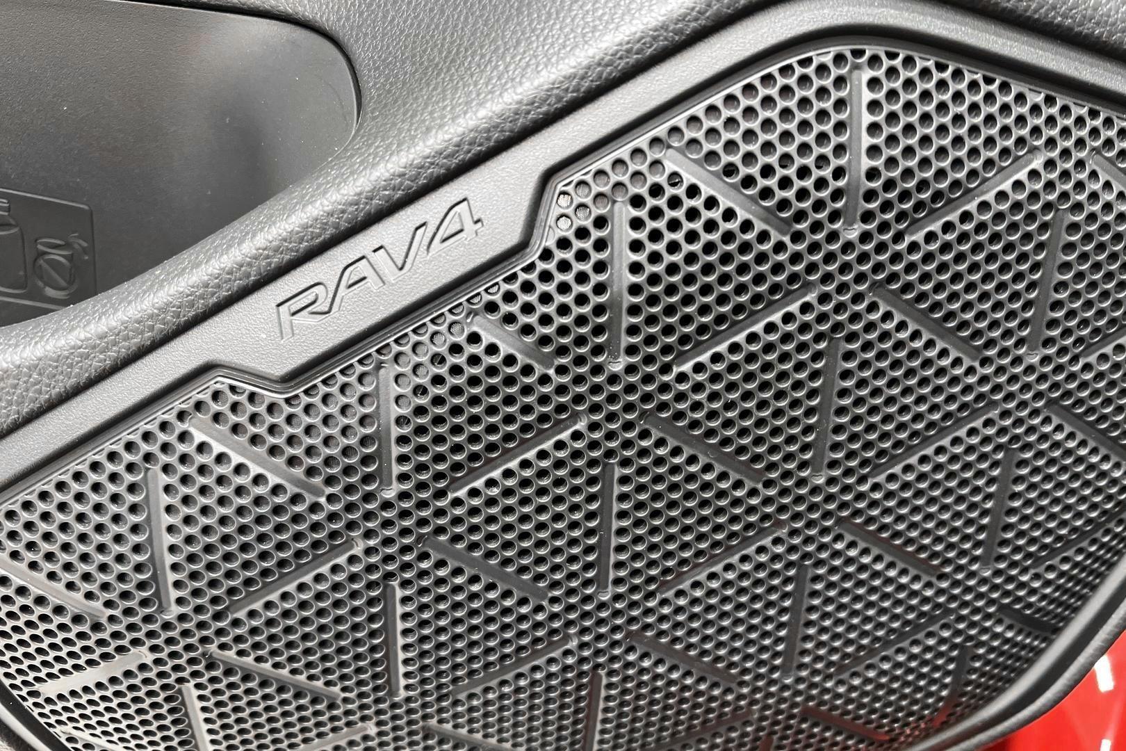 TOYOTA RAV4 PLUG-IN 2024