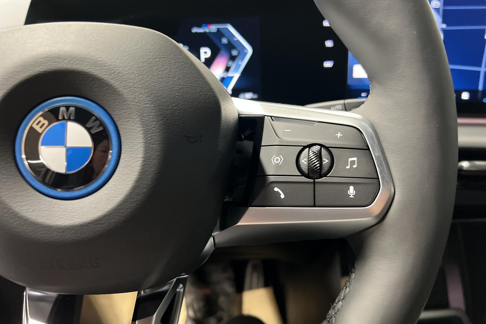 BMW iX1 18
