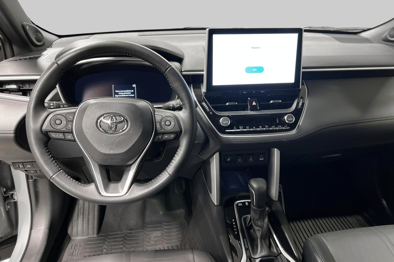 TOYOTA Corolla Cross 2025