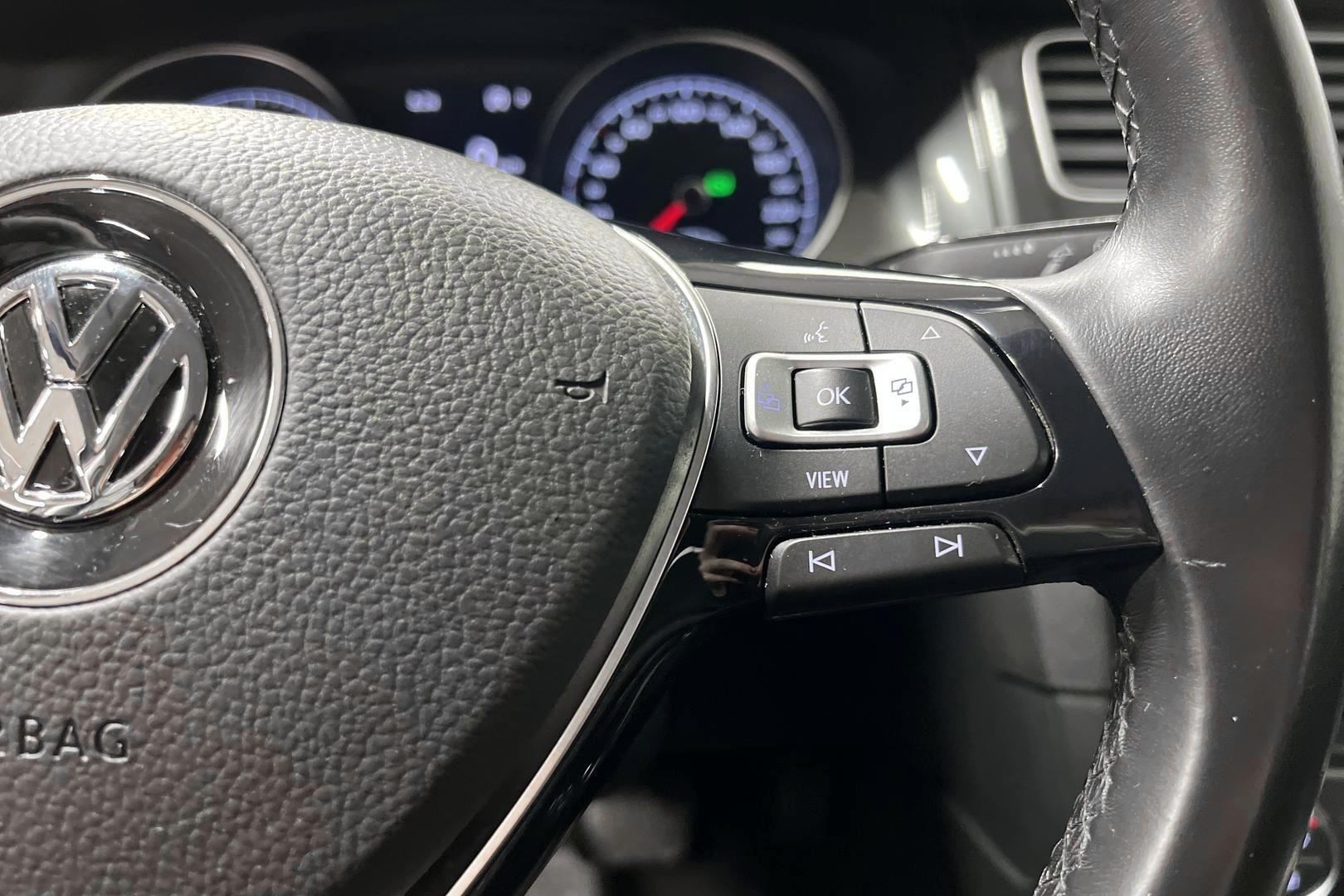 VOLKSWAGEN Golf 2019