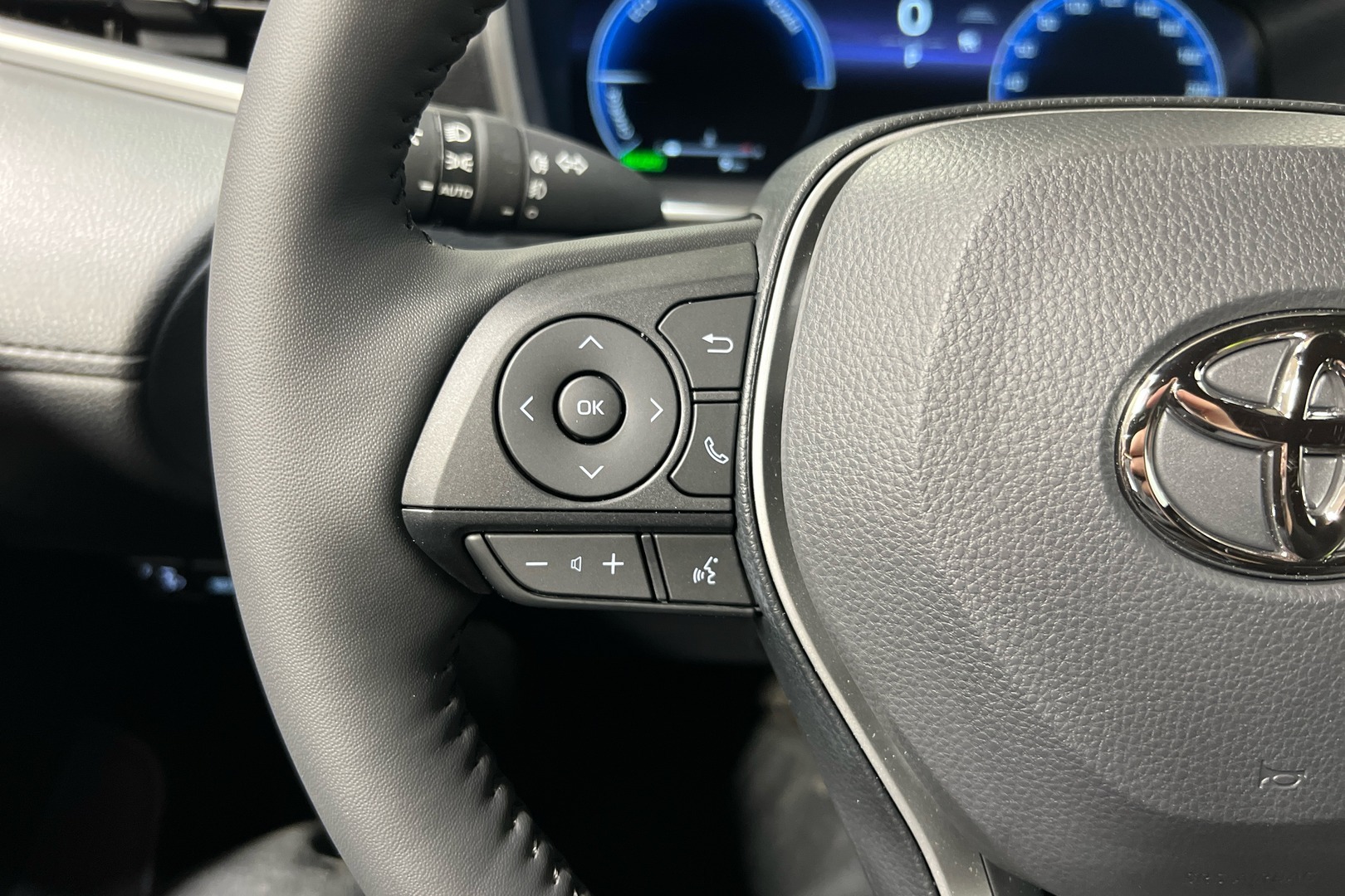 TOYOTA Corolla Cross 2025