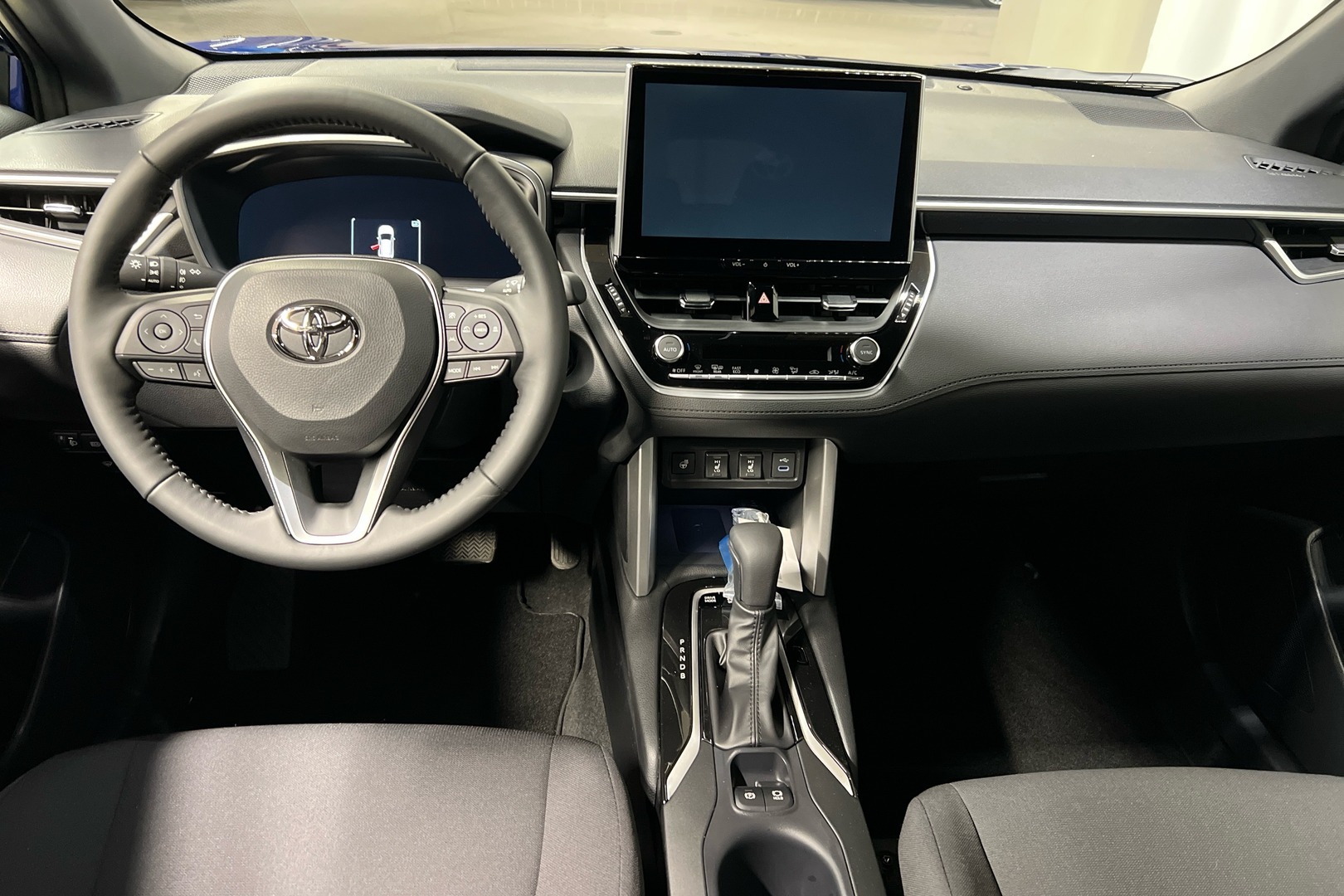 TOYOTA Corolla Cross 2025