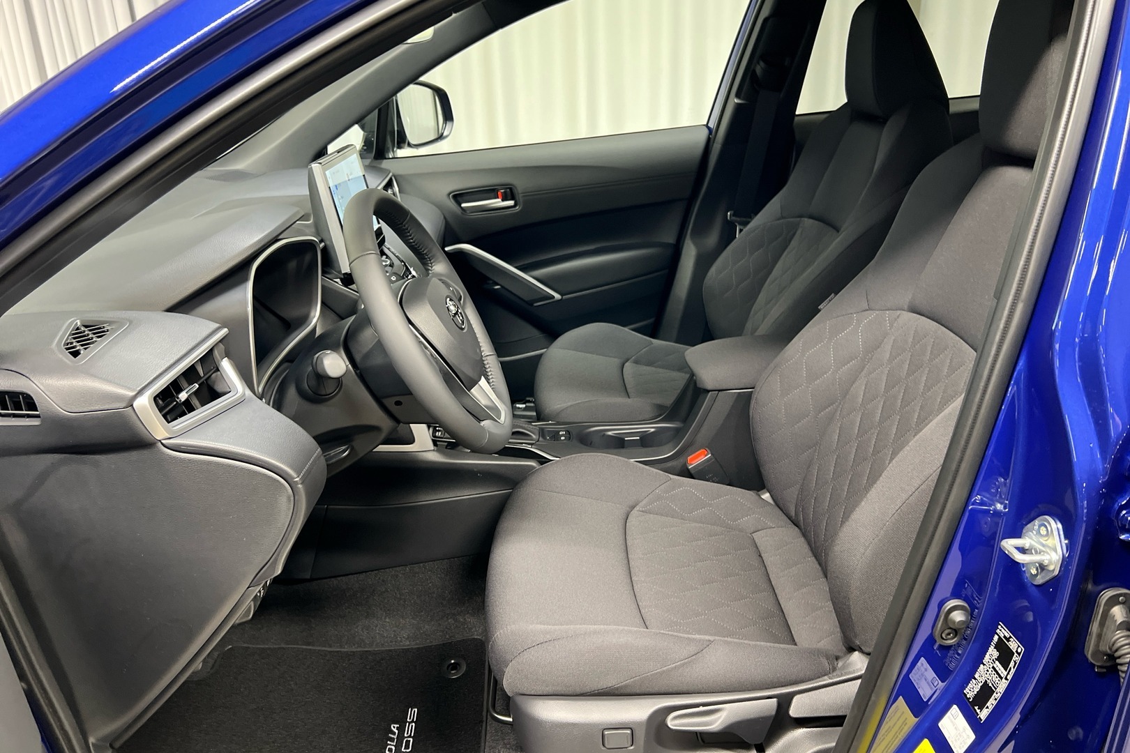 TOYOTA Corolla Cross 2025