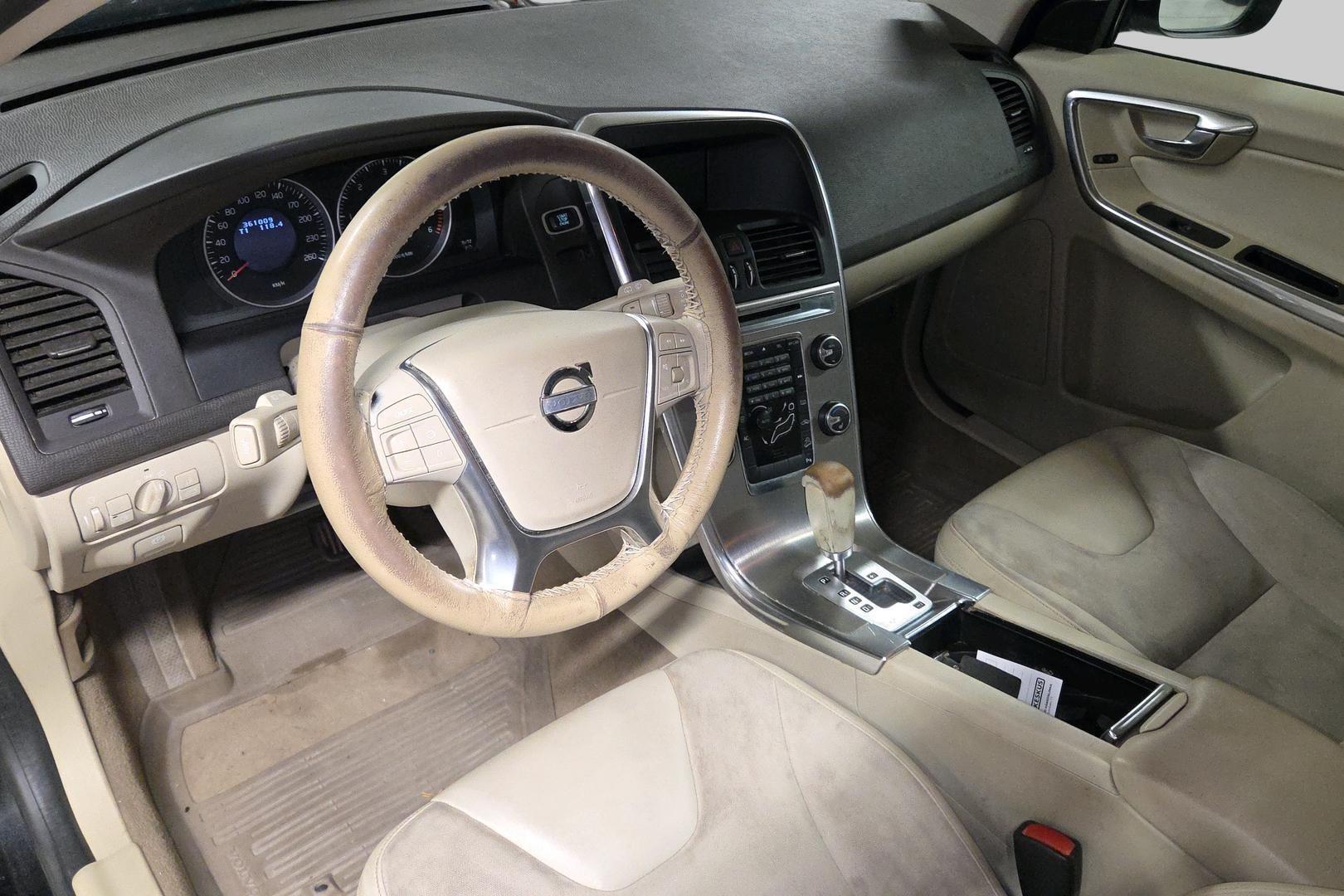 VOLVO XC60 2012