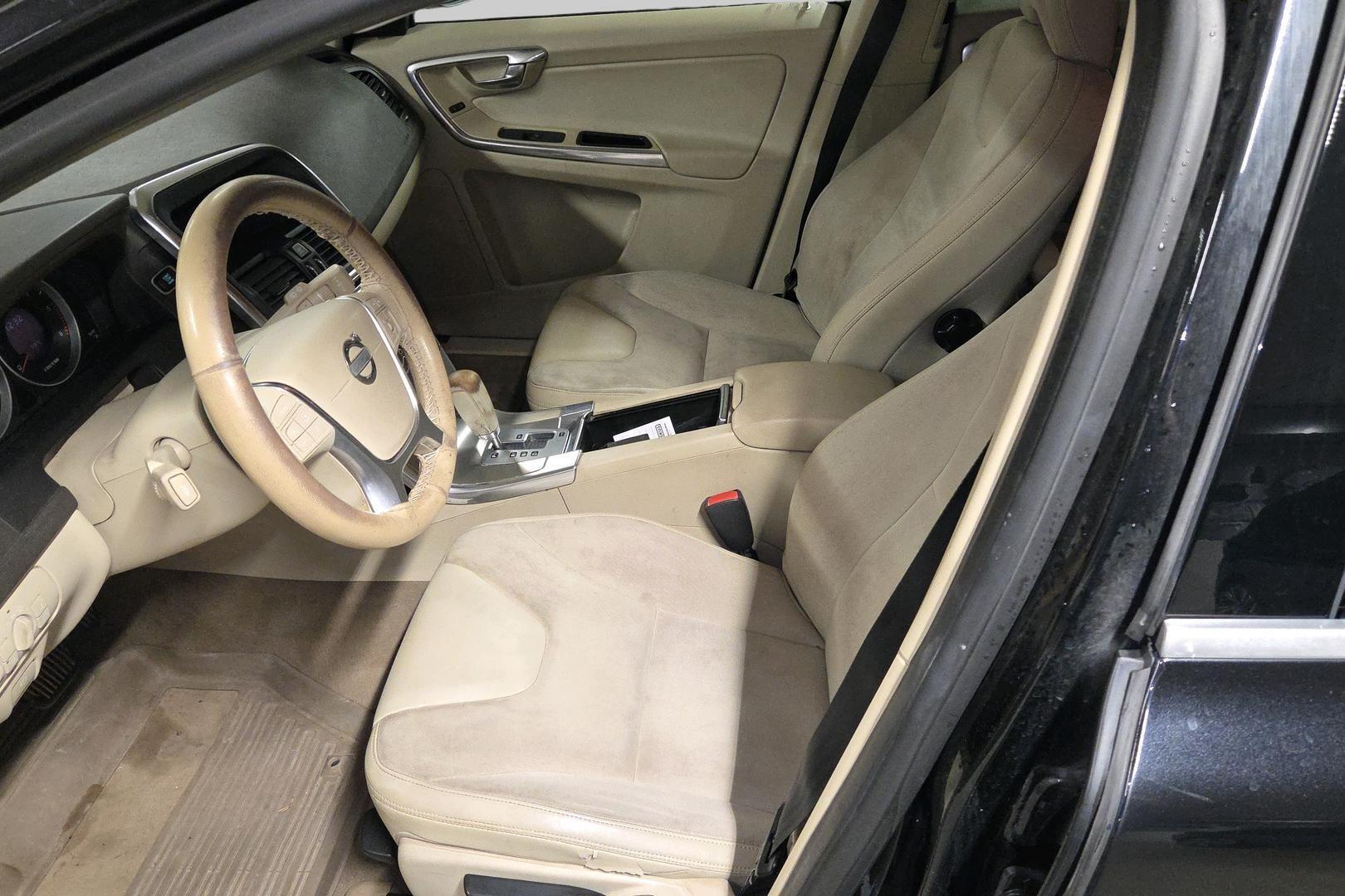 VOLVO XC60 2012