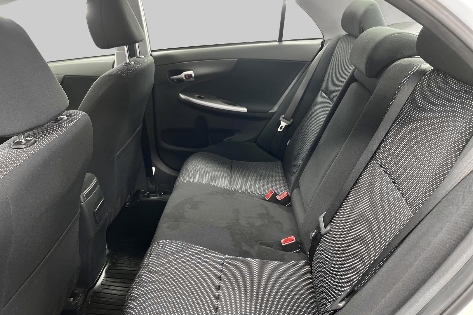 TOYOTA Corolla 2012