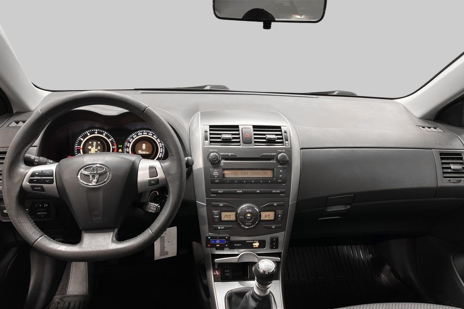 TOYOTA Corolla 2012