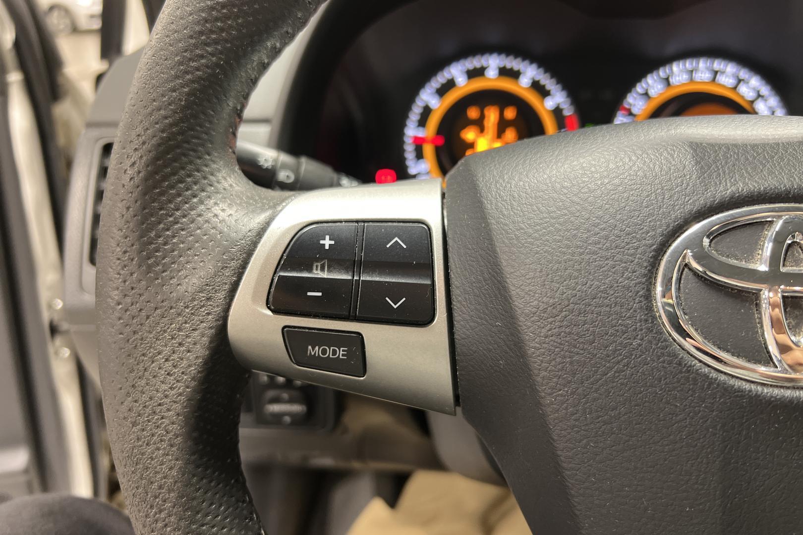 TOYOTA Corolla 2012