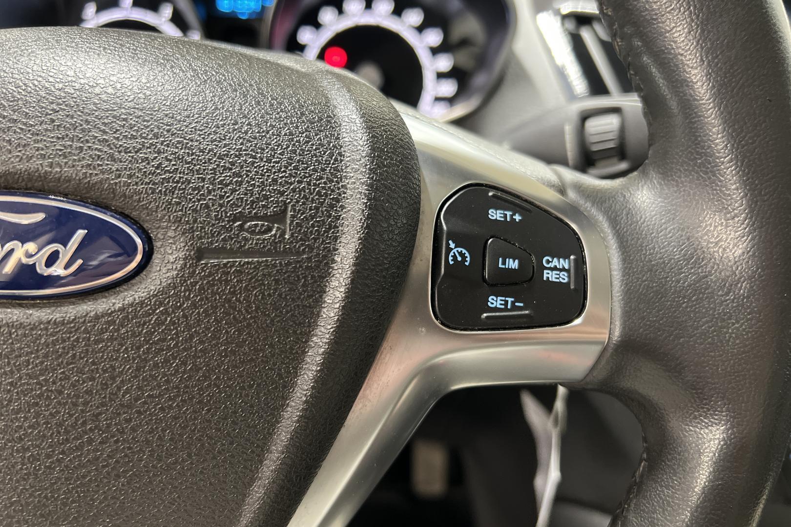 FORD Tourneo Courier 2015