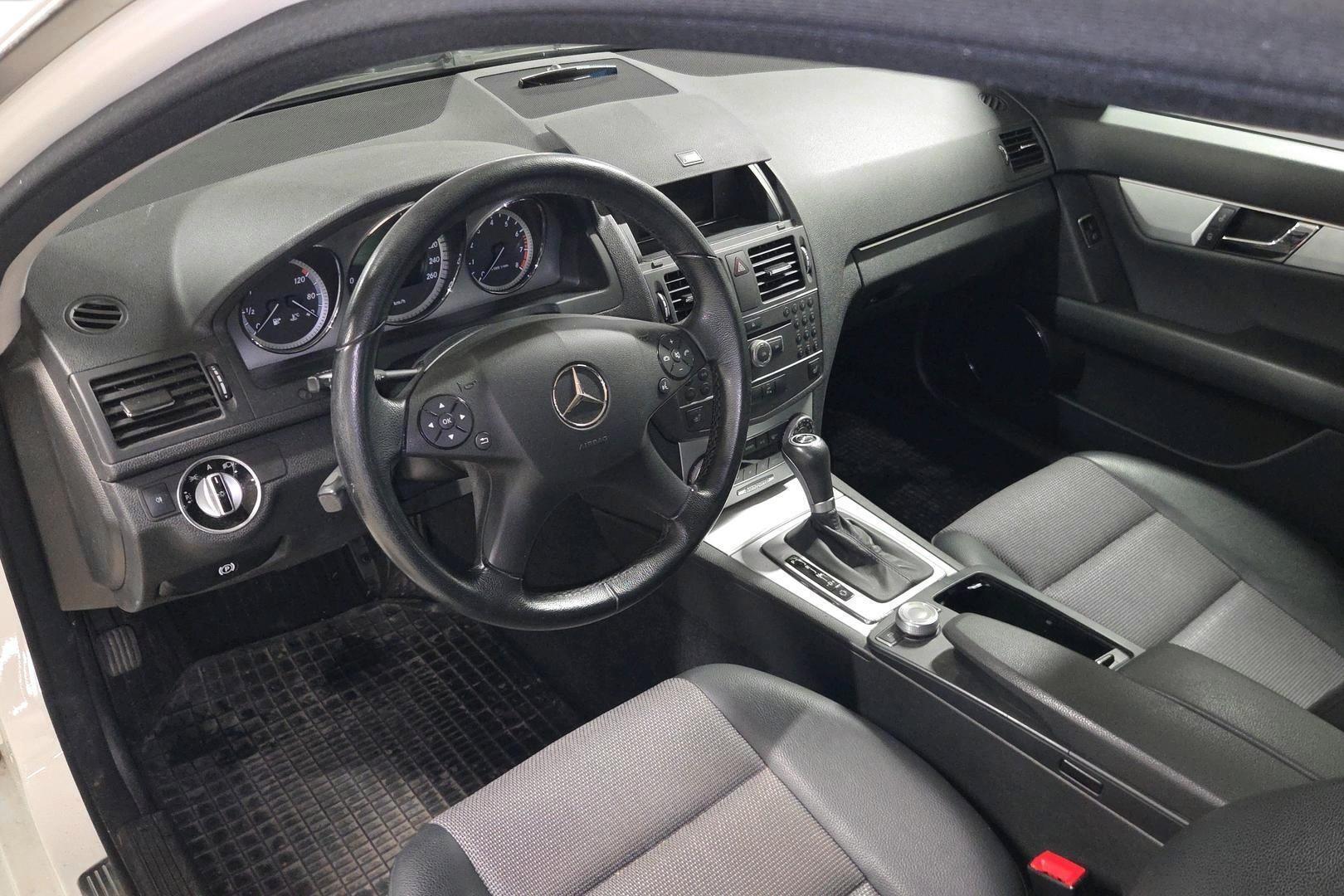 MERCEDES-BENZ C 2010