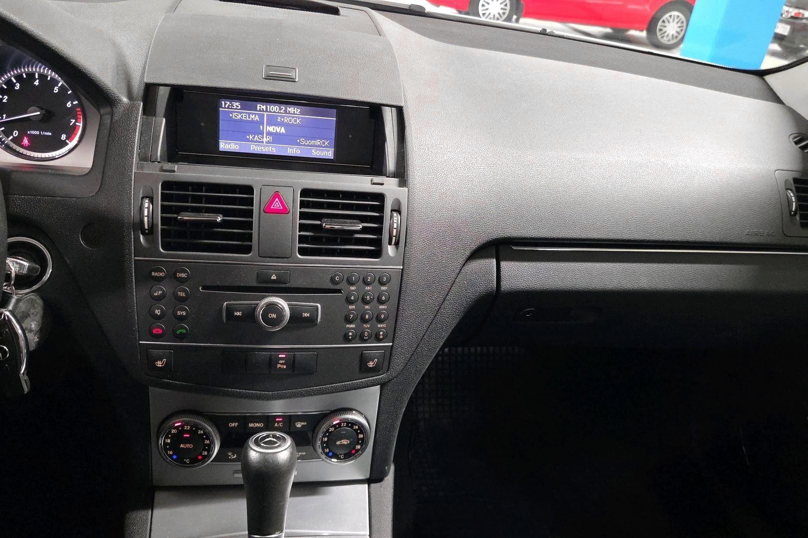 MERCEDES-BENZ C 2010