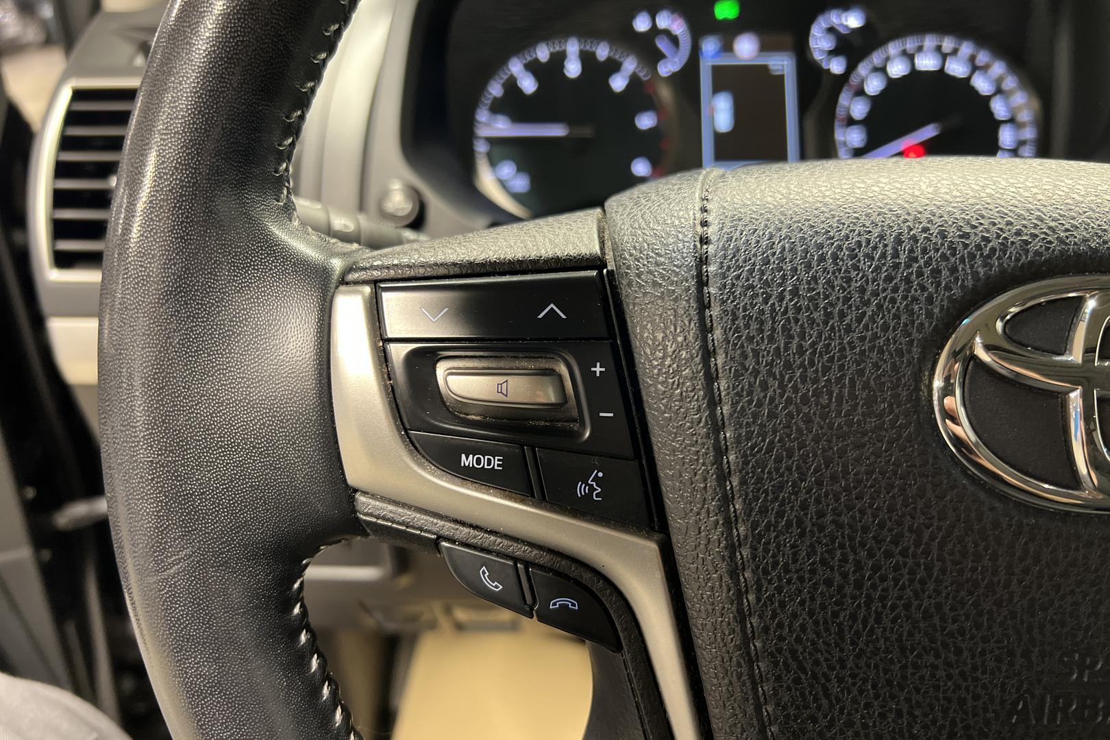 TOYOTA Land Cruiser 2021