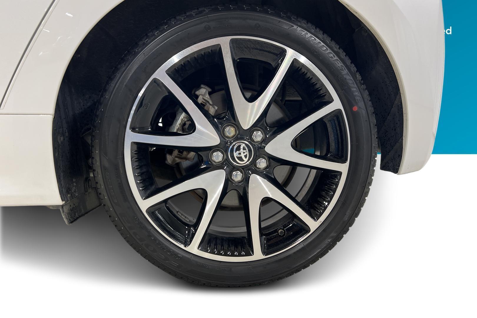 TOYOTA Yaris 2021