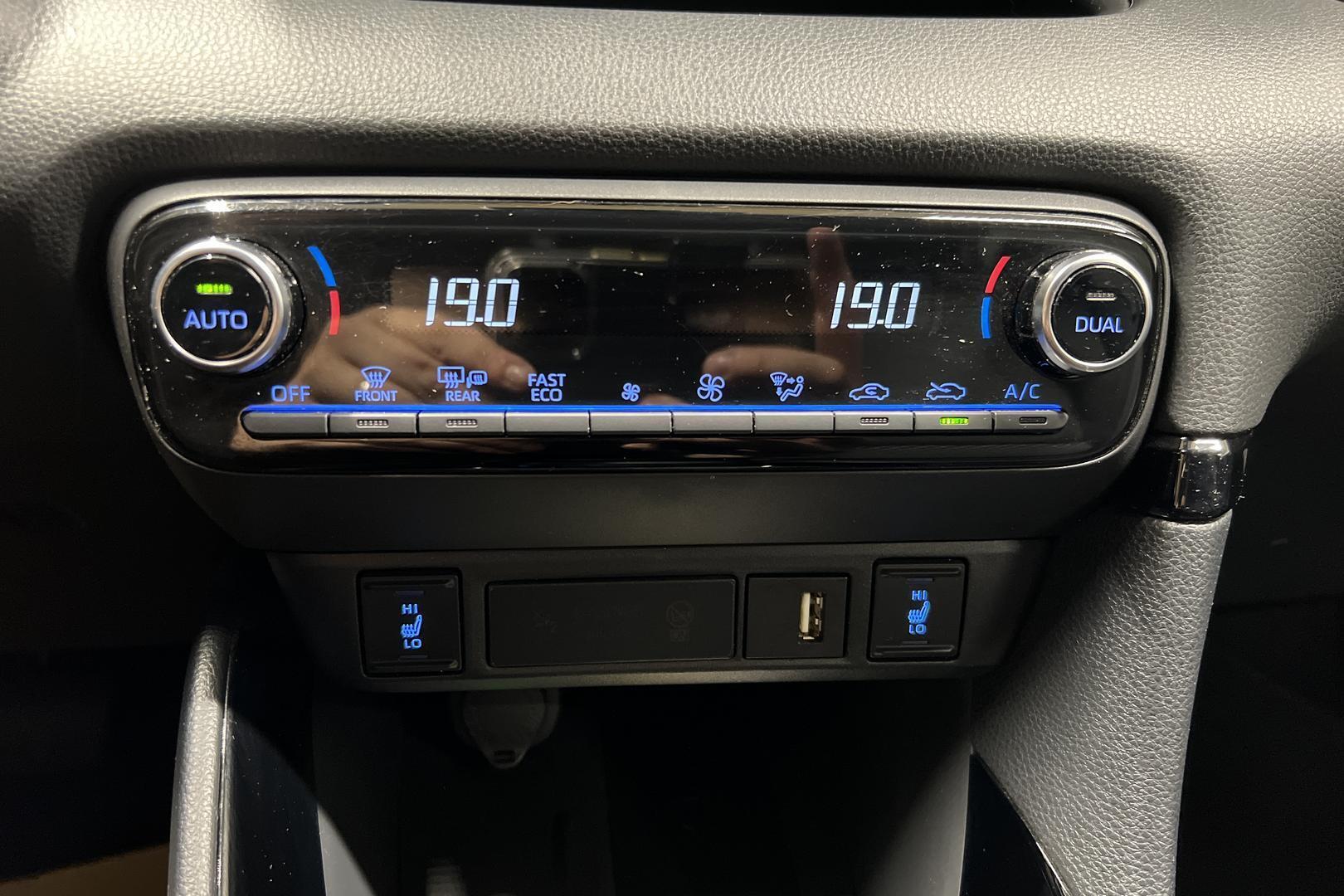 TOYOTA Yaris 2021