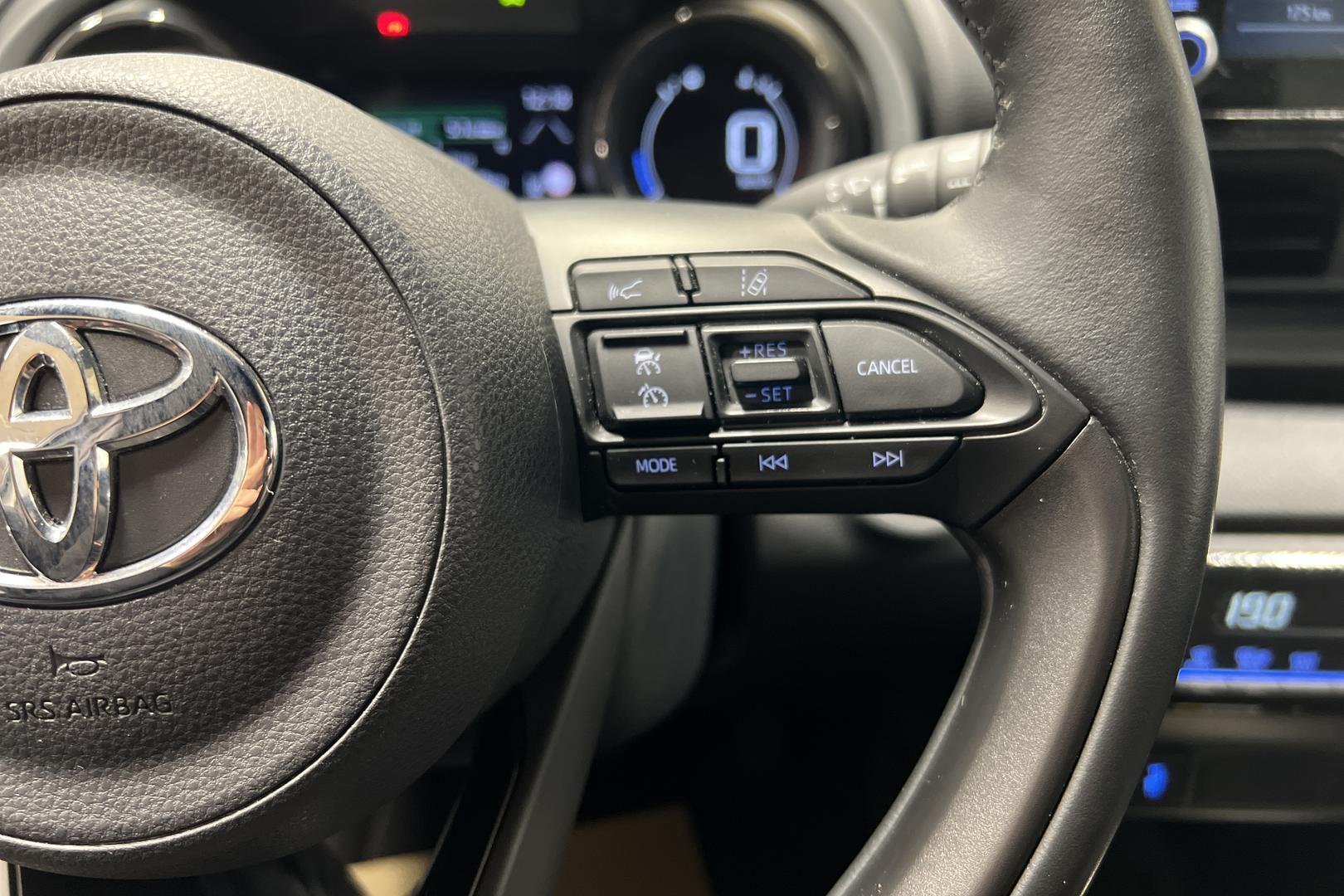 TOYOTA Yaris 2021