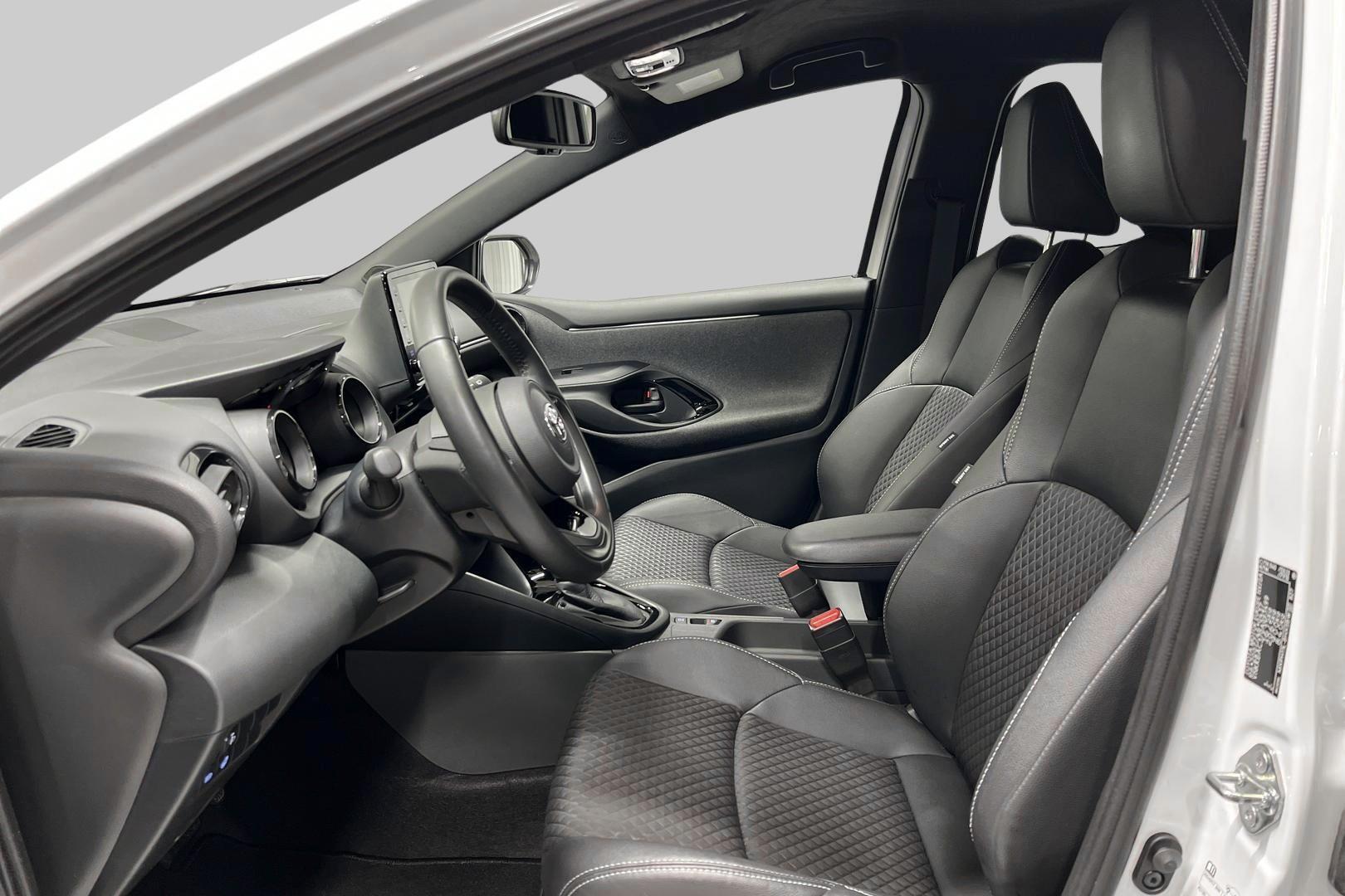 TOYOTA Yaris 2021