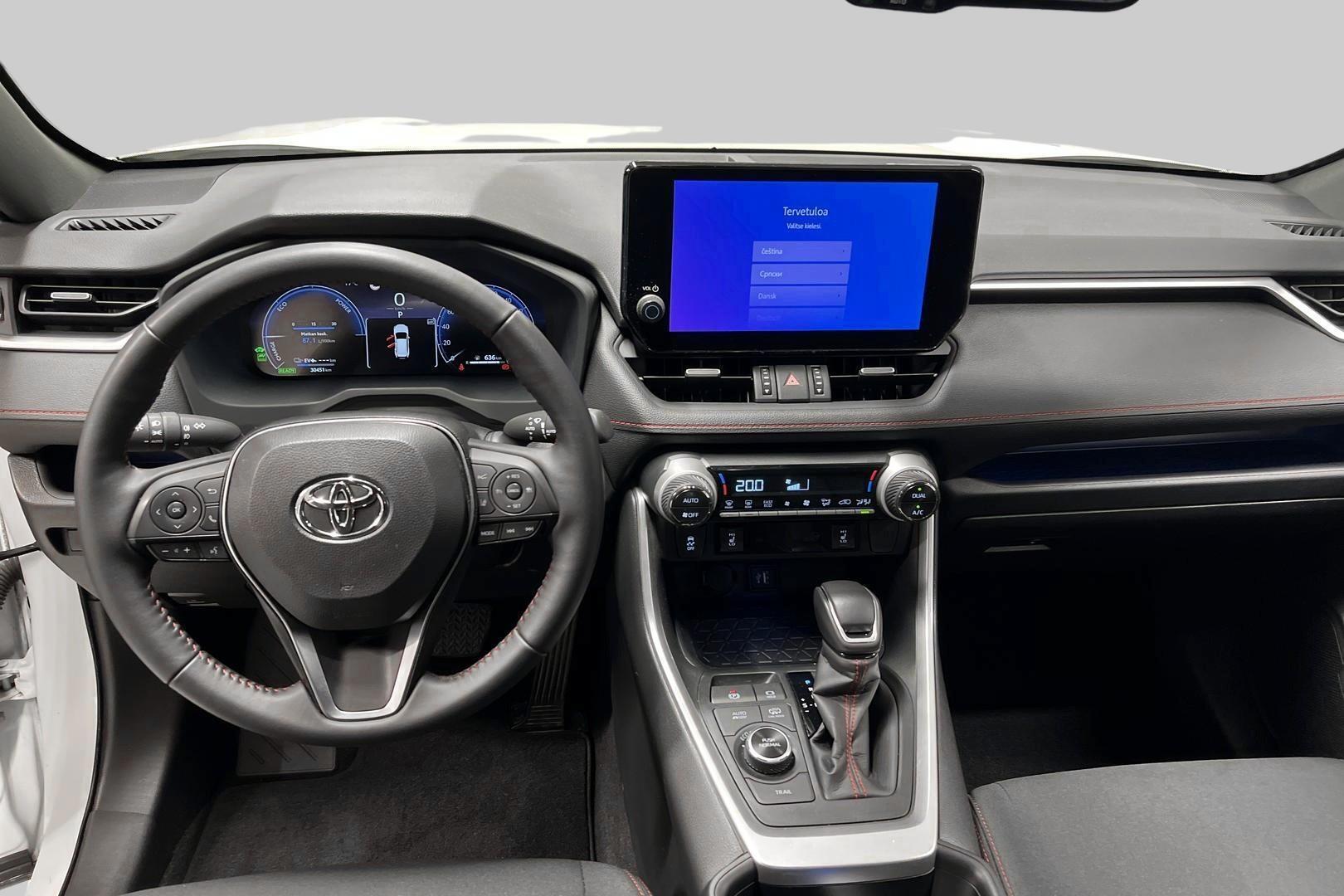 TOYOTA RAV4 Plug-in 11