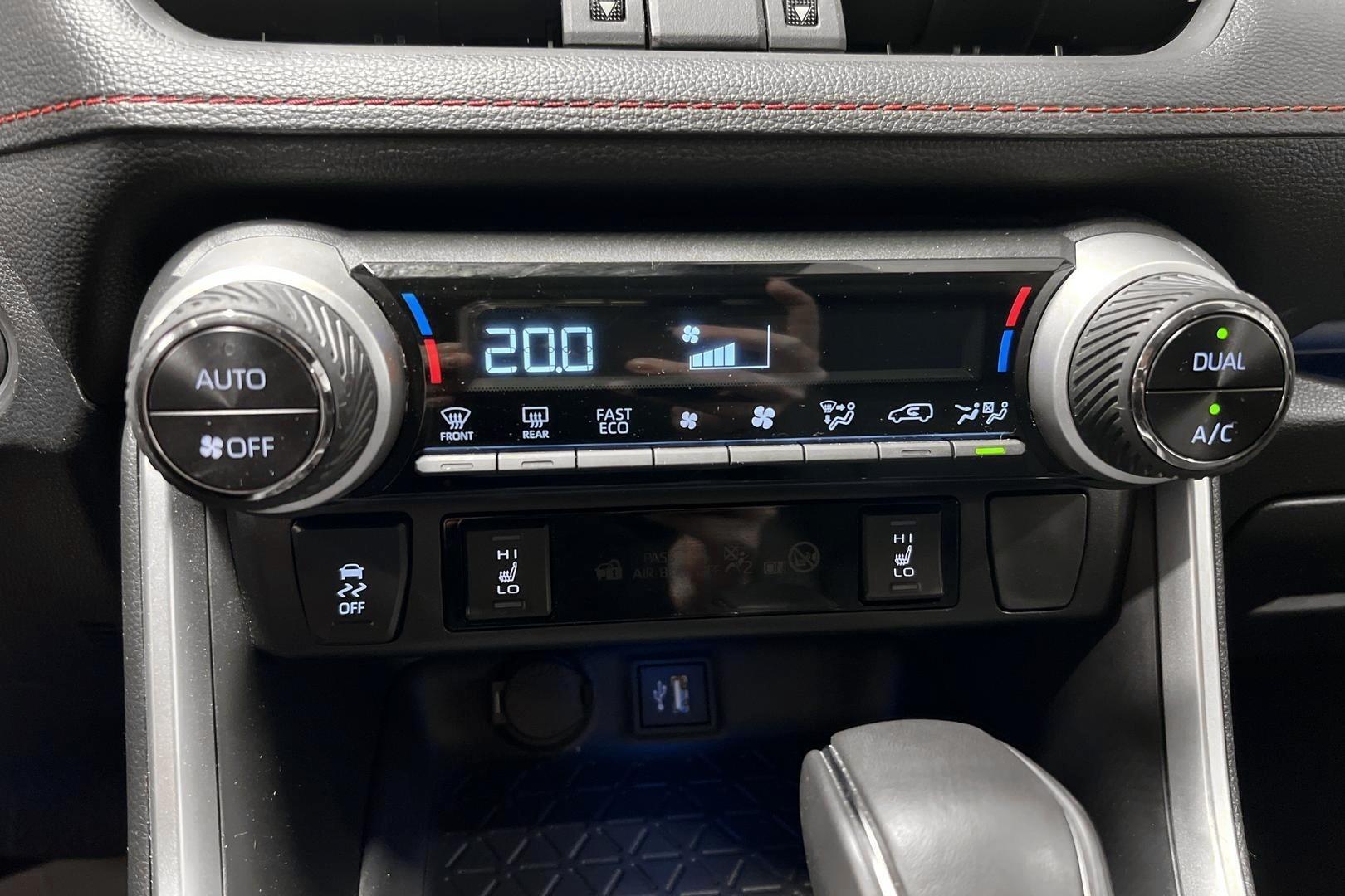 TOYOTA RAV4 Plug-in 16