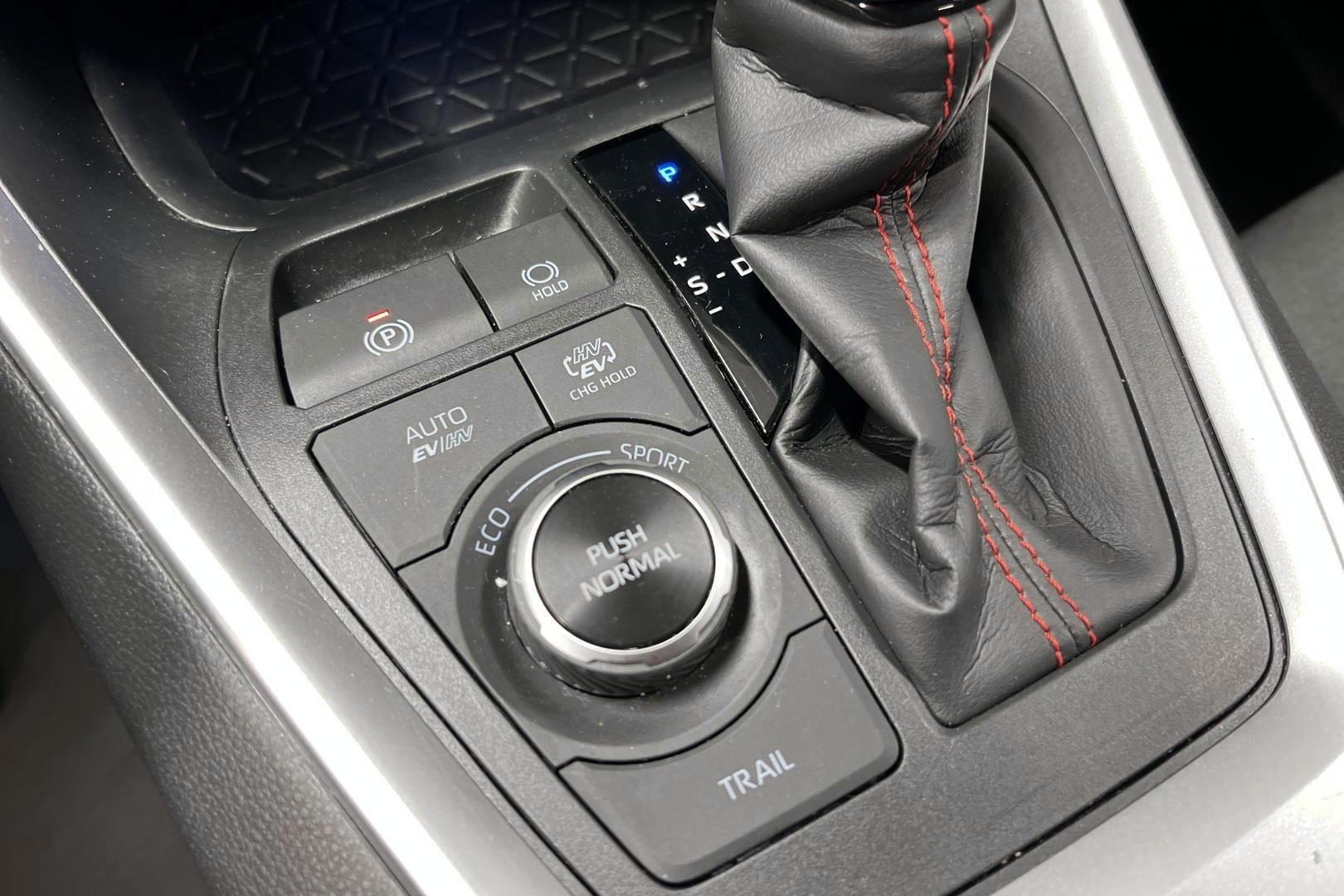 TOYOTA RAV4 Plug-in 17